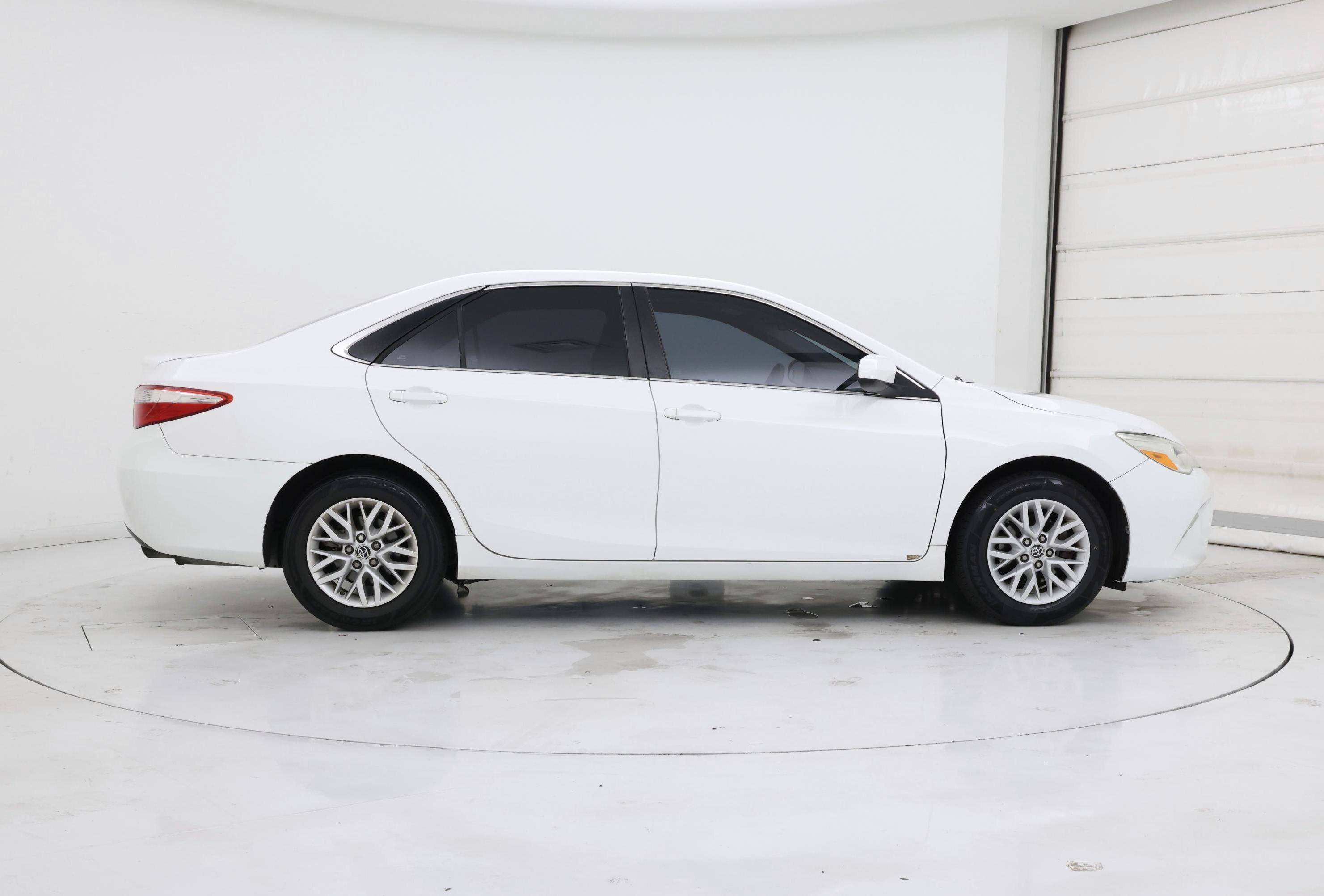 Thumbnail: 2016 Toyota Camry - 7