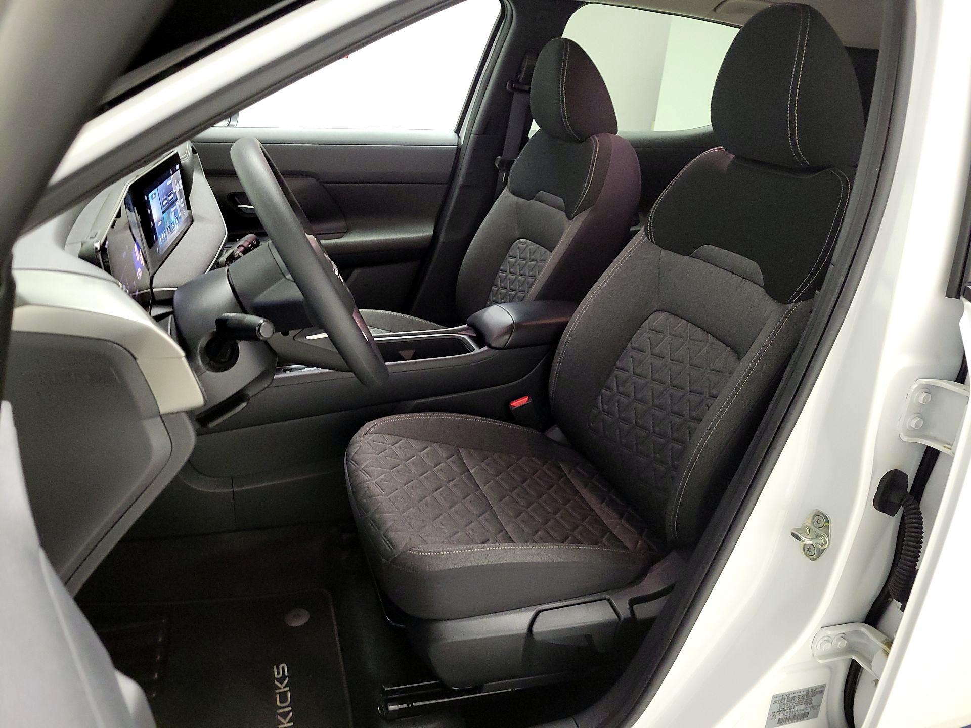 Thumbnail: 2025 Nissan Kicks - 11