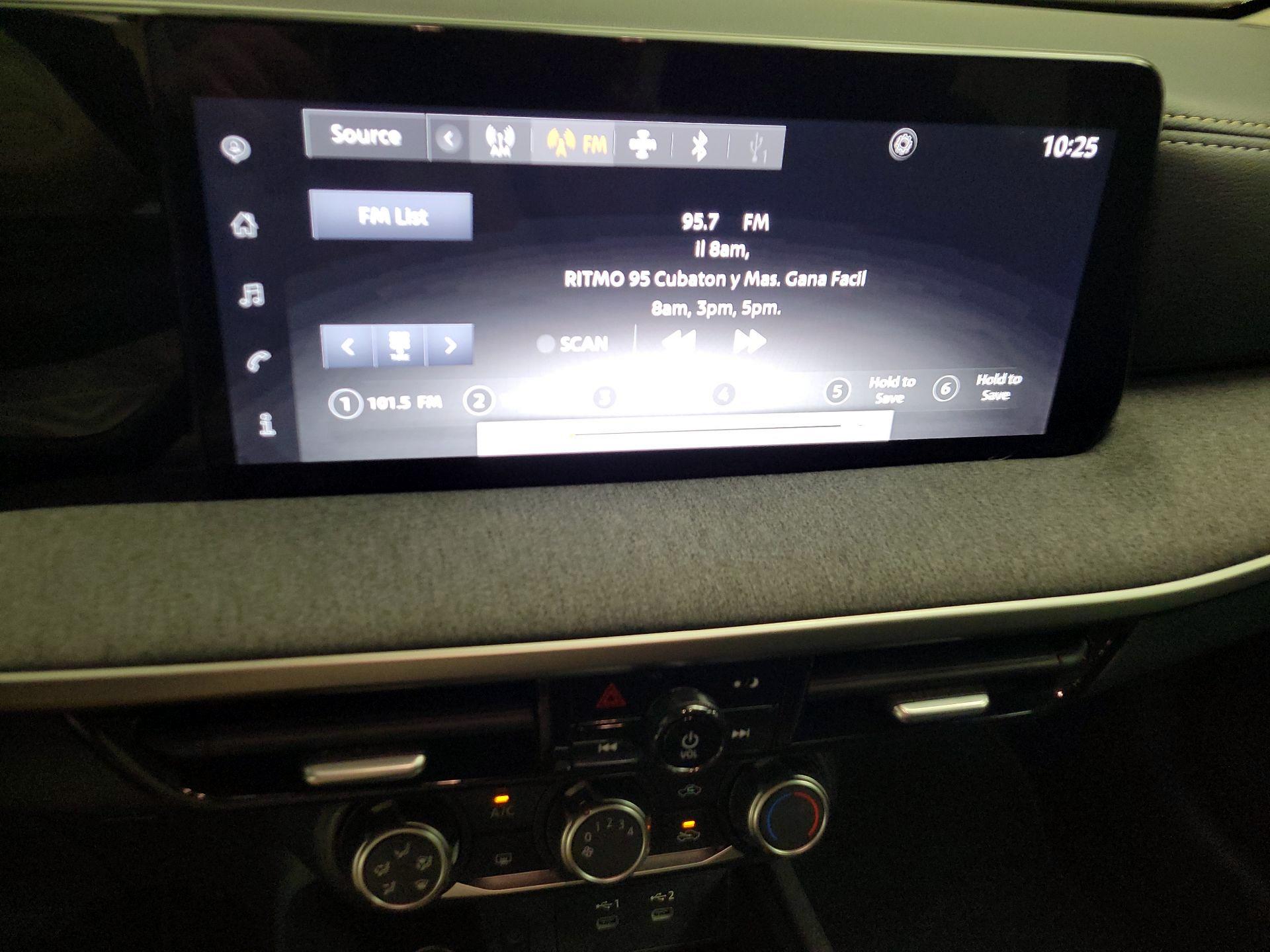 Thumbnail: 2025 Nissan Kicks - 16