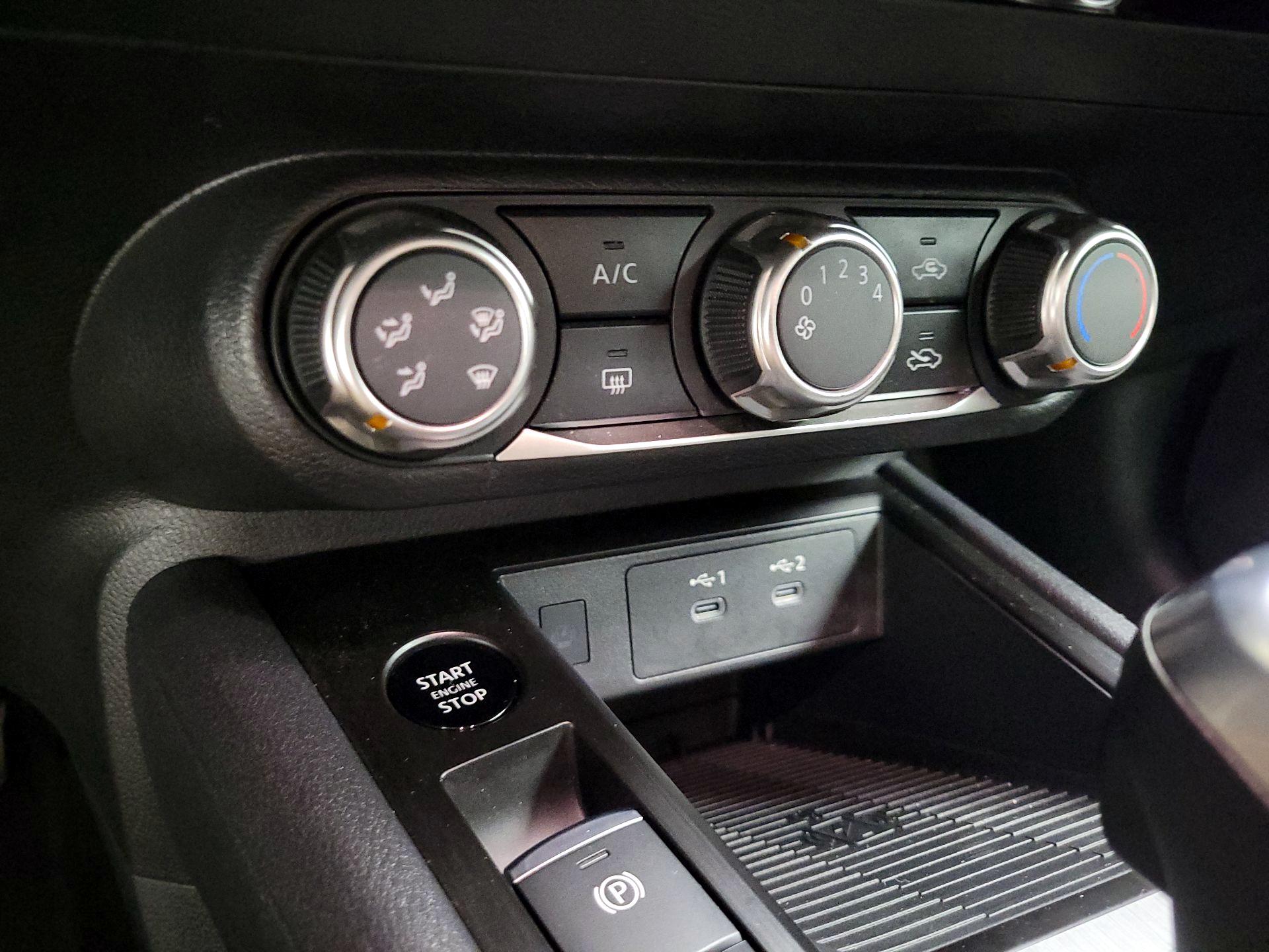 Thumbnail: 2025 Nissan Kicks - 17