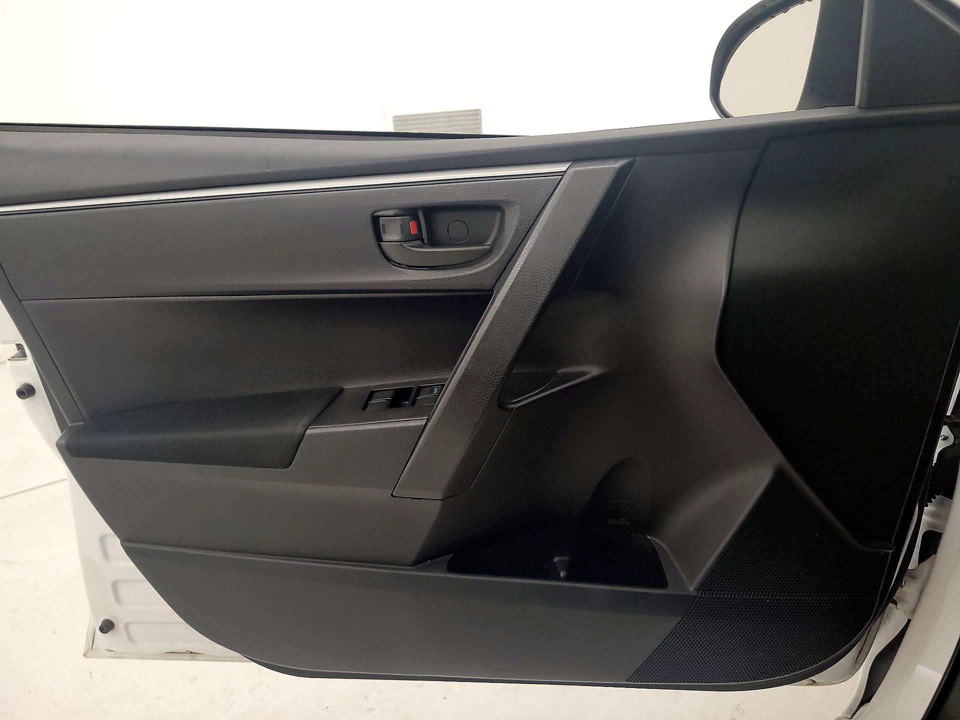 Thumbnail: 2014 Toyota Corolla - 12