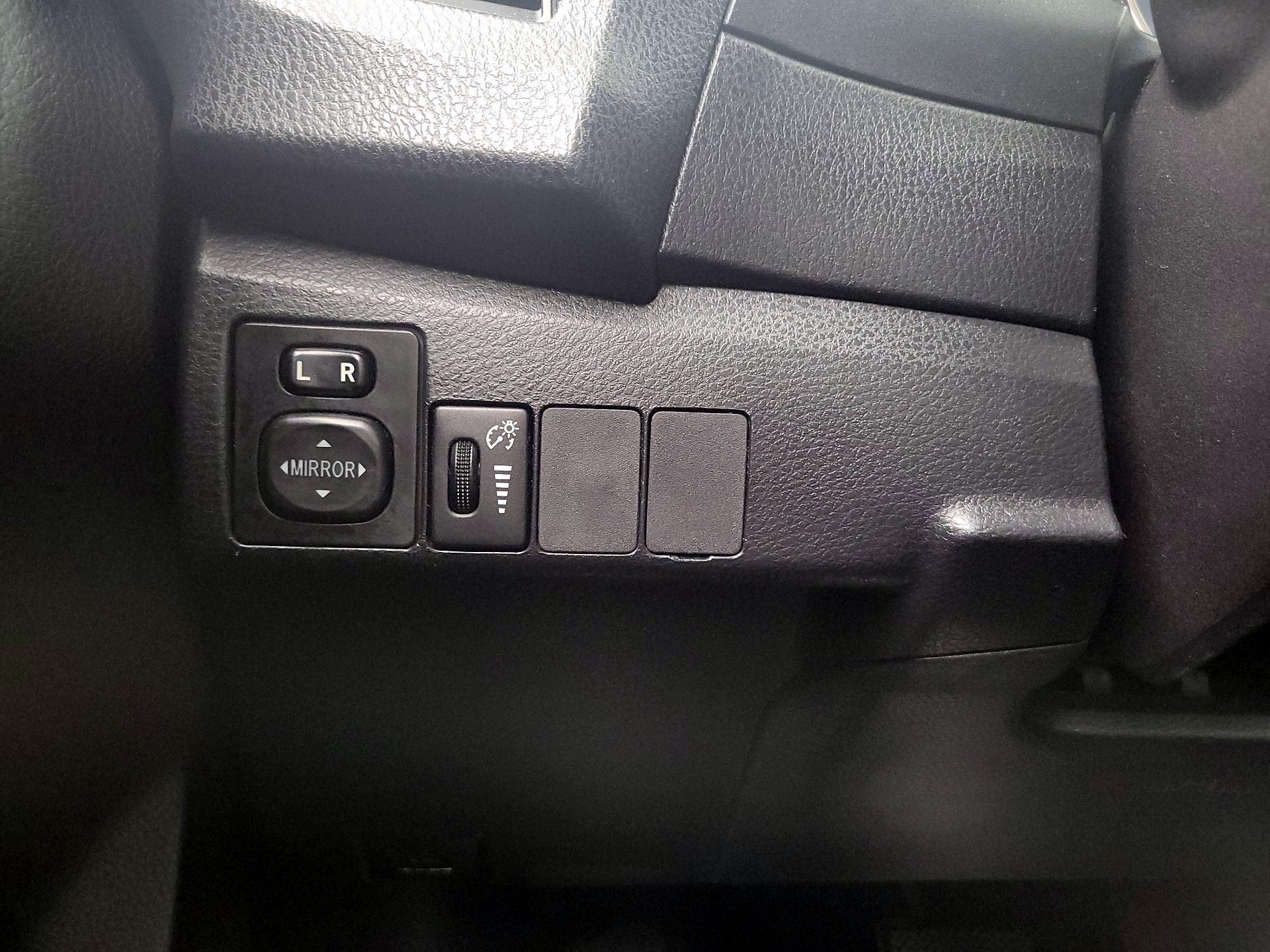 Thumbnail: 2014 Toyota Corolla - 13