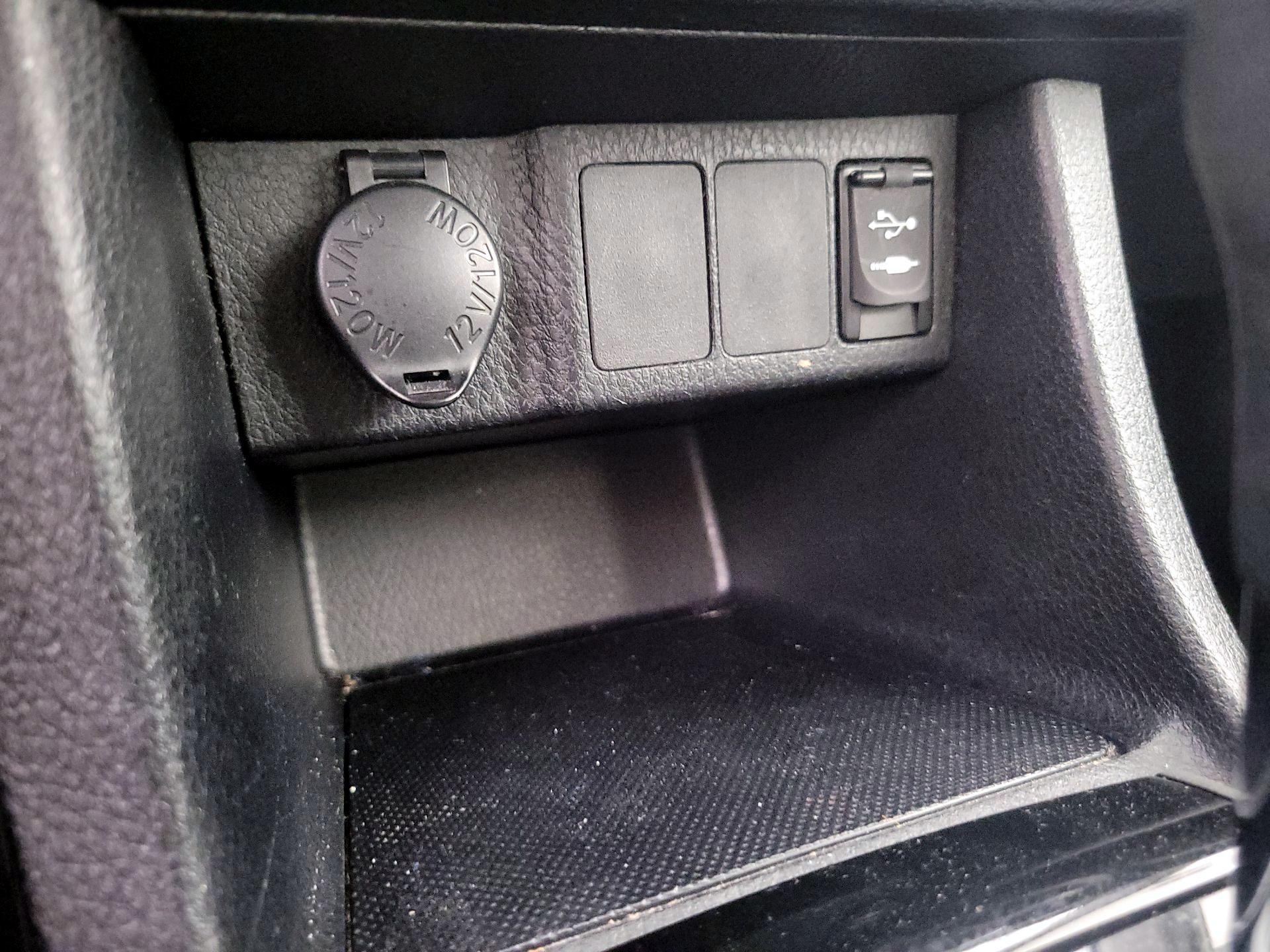 Thumbnail: 2014 Toyota Corolla - 17