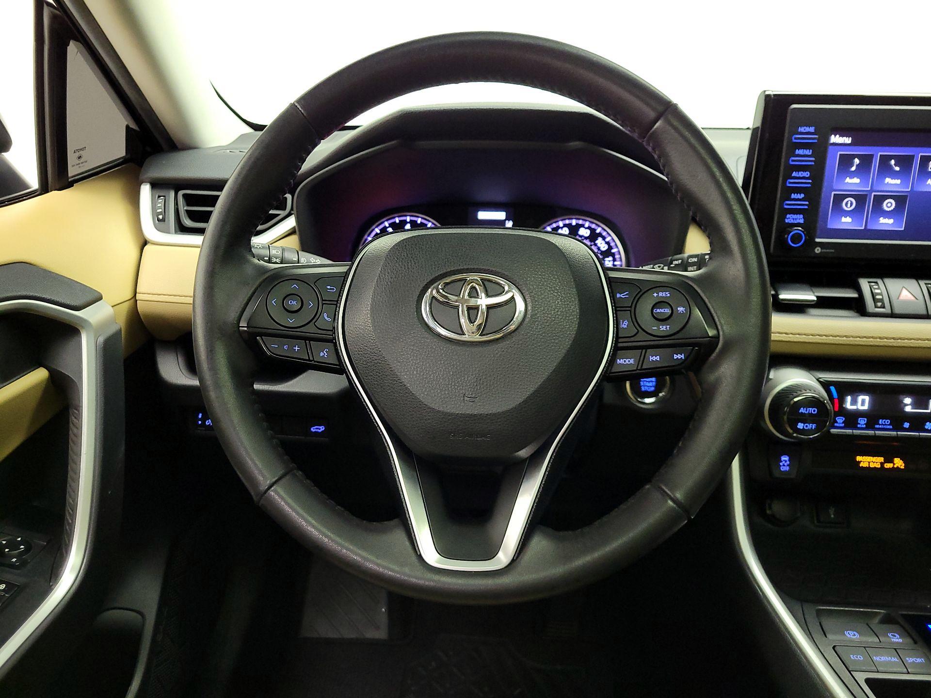 Thumbnail: 2021 Toyota RAV4 - 10