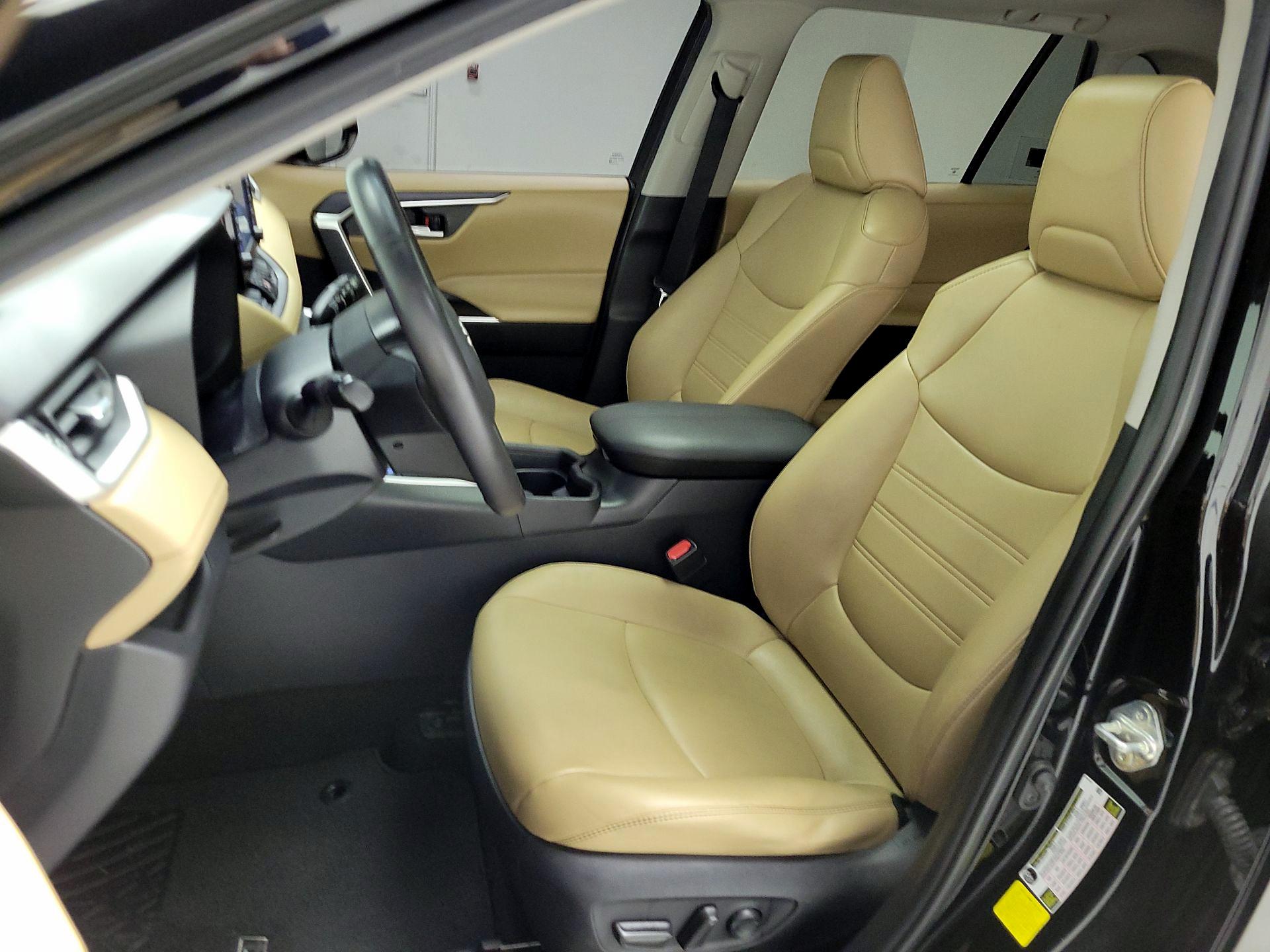 Thumbnail: 2021 Toyota RAV4 - 11