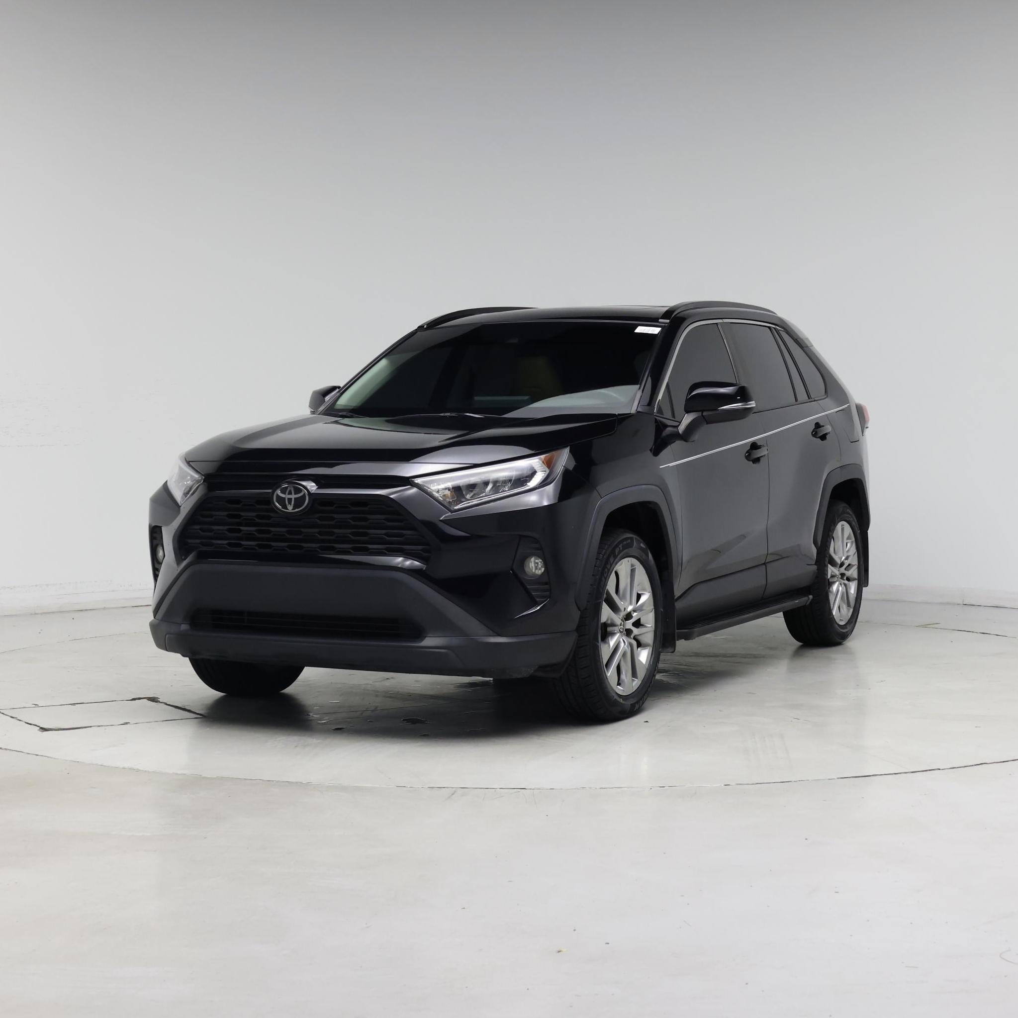 Thumbnail: 2021 Toyota RAV4 - 4