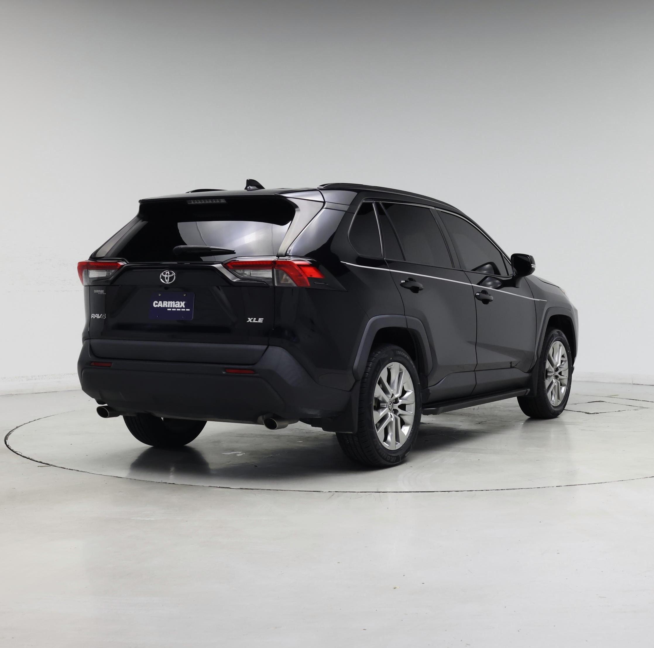 Thumbnail: 2021 Toyota RAV4 - 8