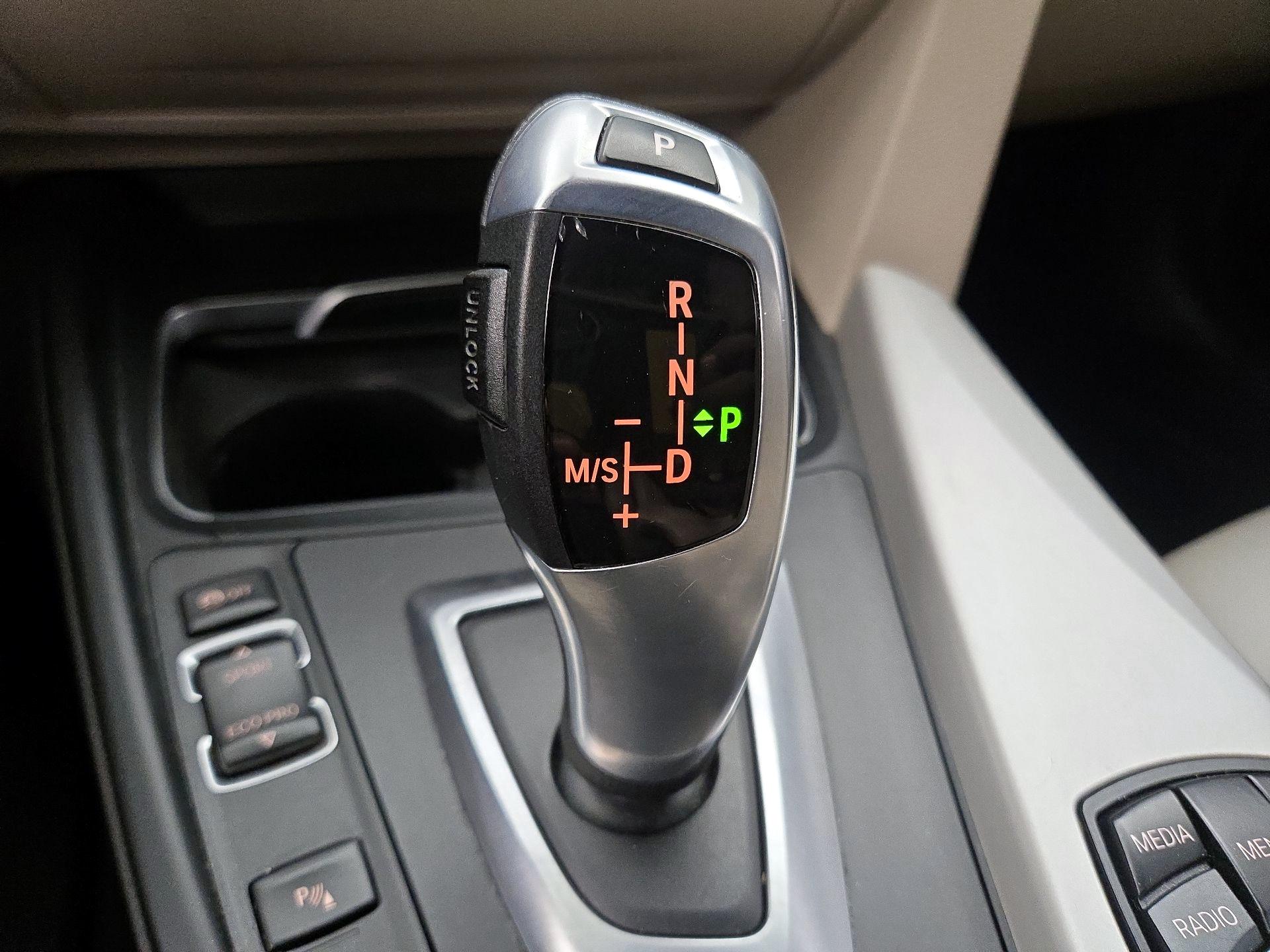 Thumbnail: 2016 BMW 3 Series - 18