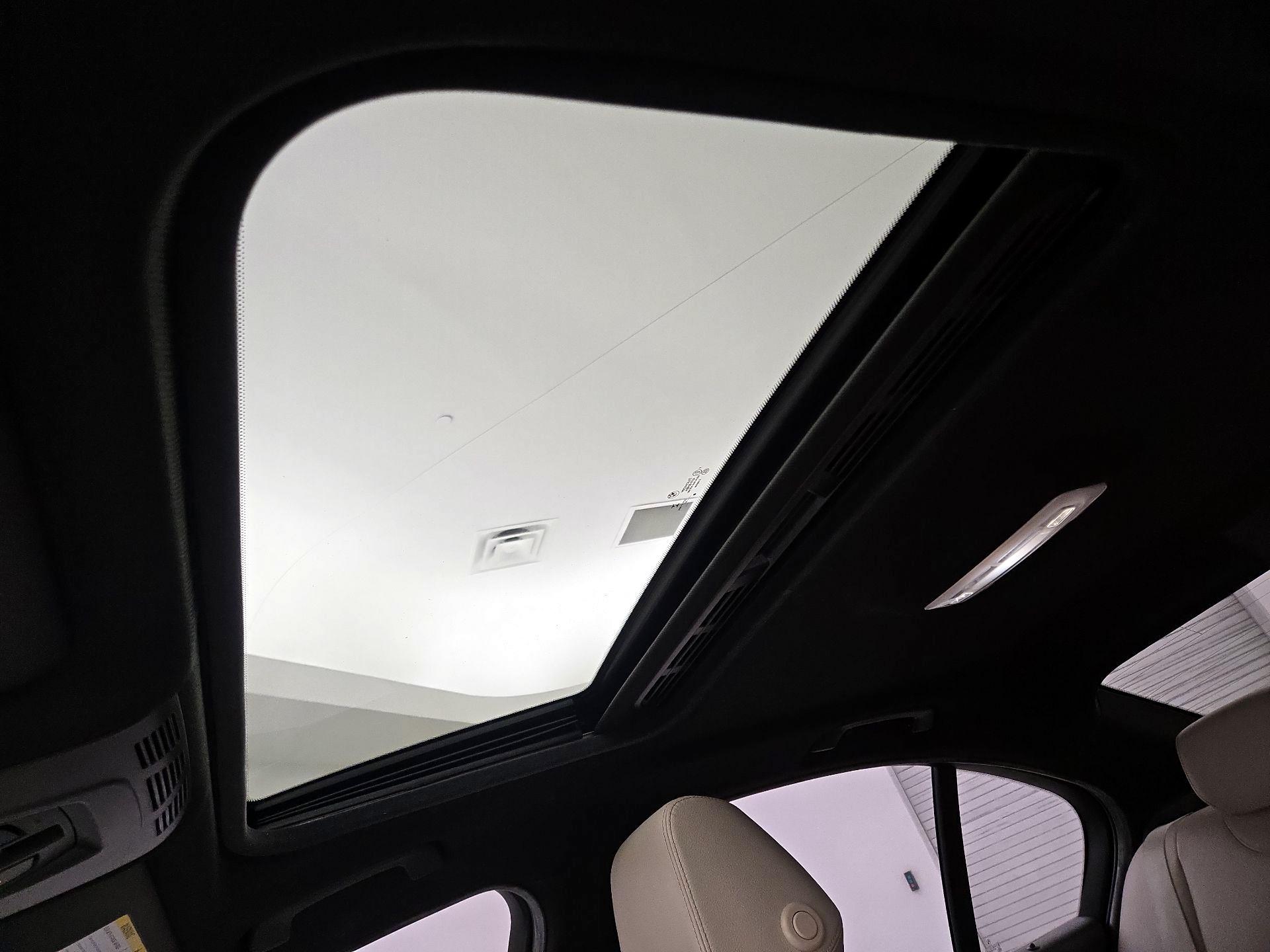 Thumbnail: 2016 BMW 3 Series - 20