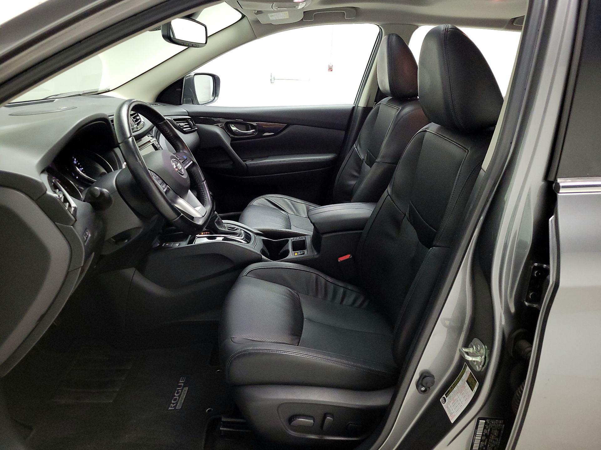 Thumbnail: 2021 Nissan Rogue Sport - 11