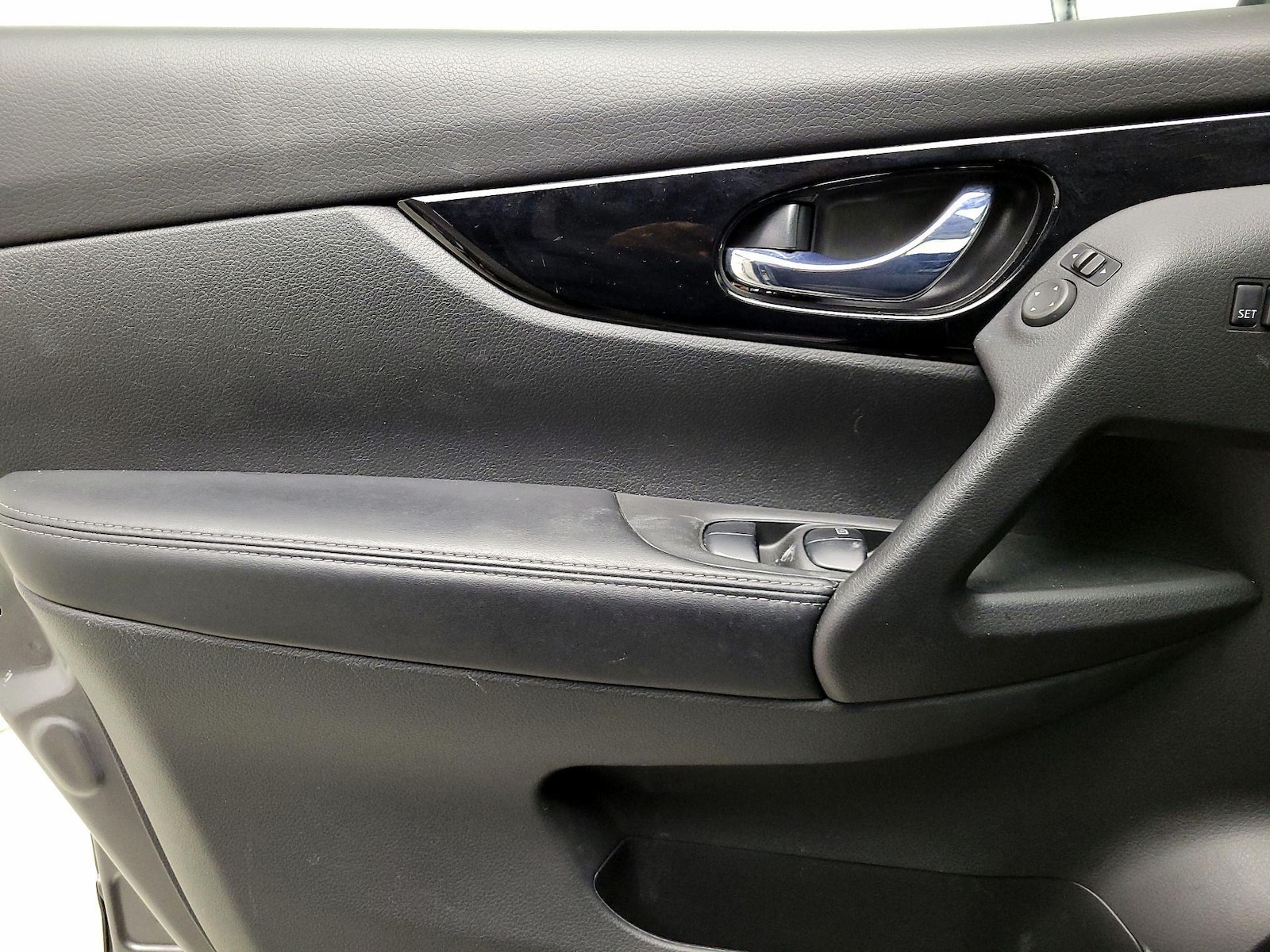 2021 Nissan Rogue Sport SL - Photo 13