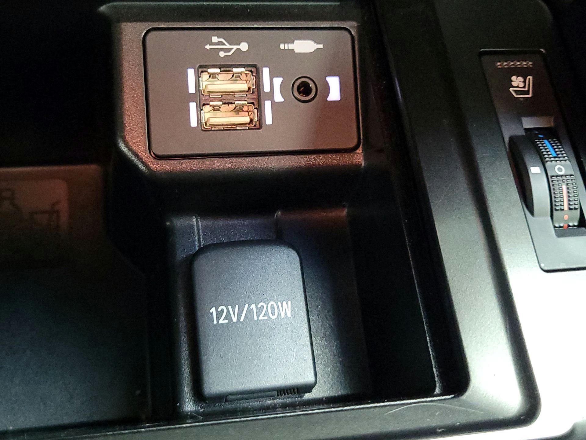 Thumbnail: 2023 Lexus GX - 19