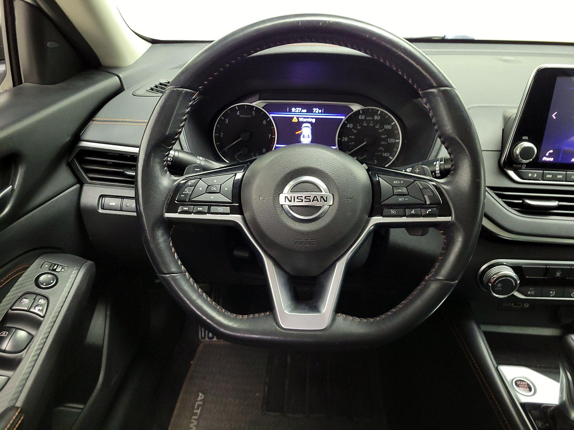 Thumbnail: 2019 Nissan Altima - 10