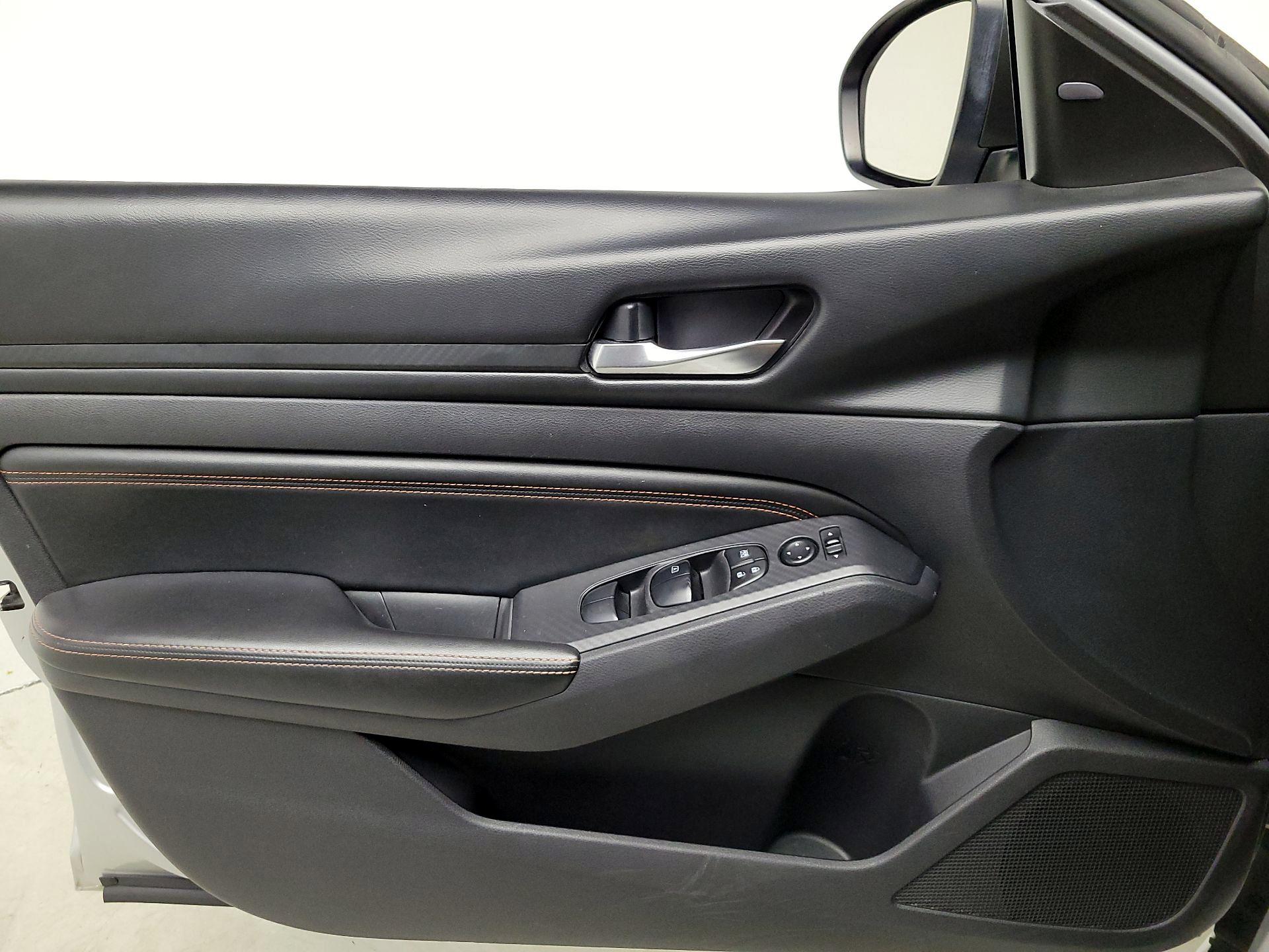 Thumbnail: 2019 Nissan Altima - 12