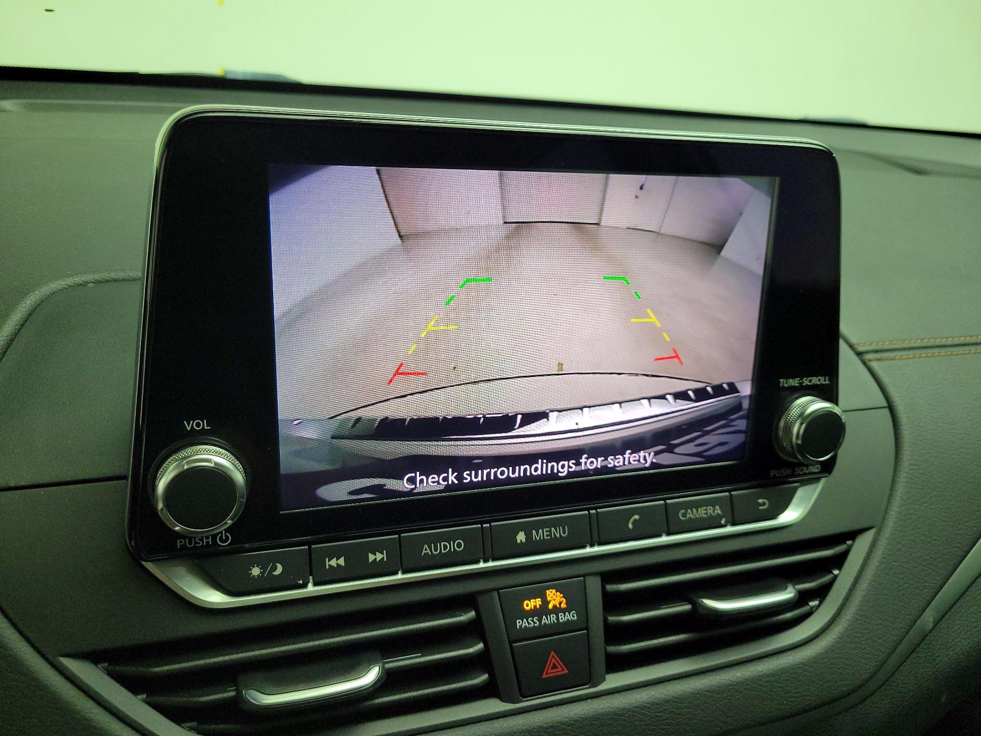 Thumbnail: 2019 Nissan Altima - 15