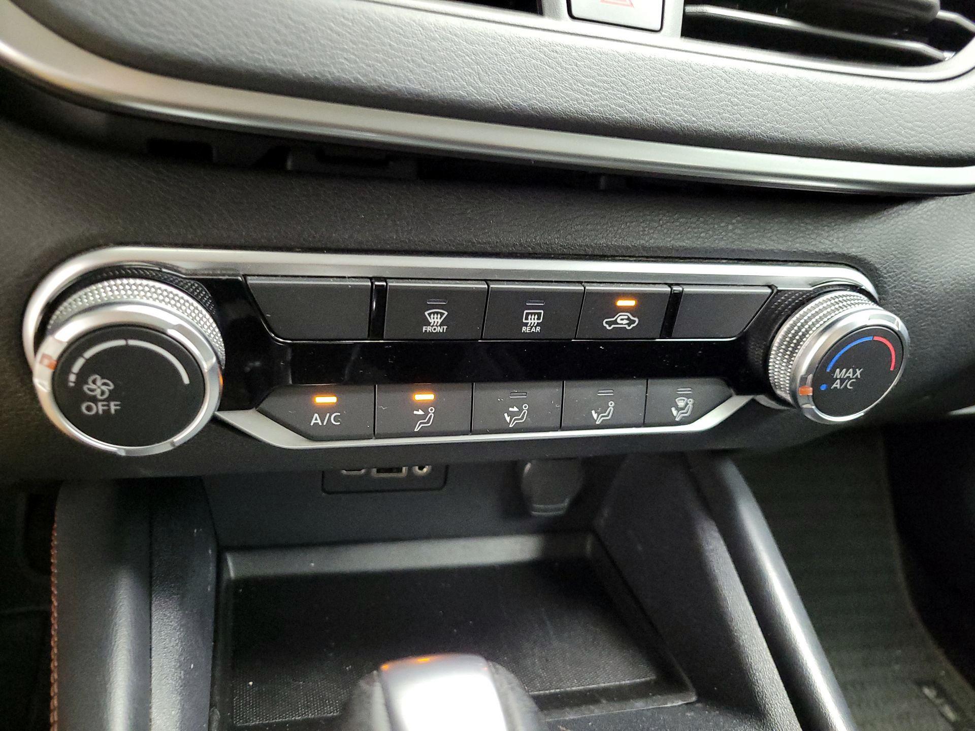 Thumbnail: 2019 Nissan Altima - 17