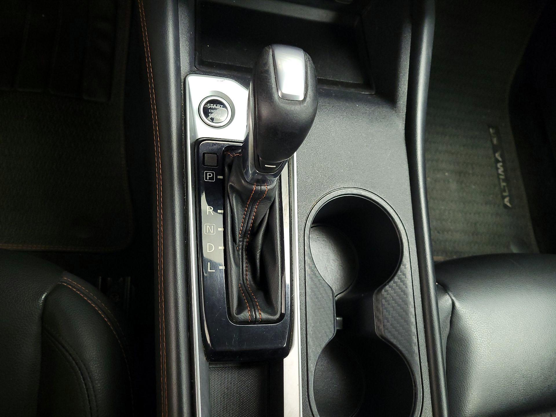 Thumbnail: 2019 Nissan Altima - 18