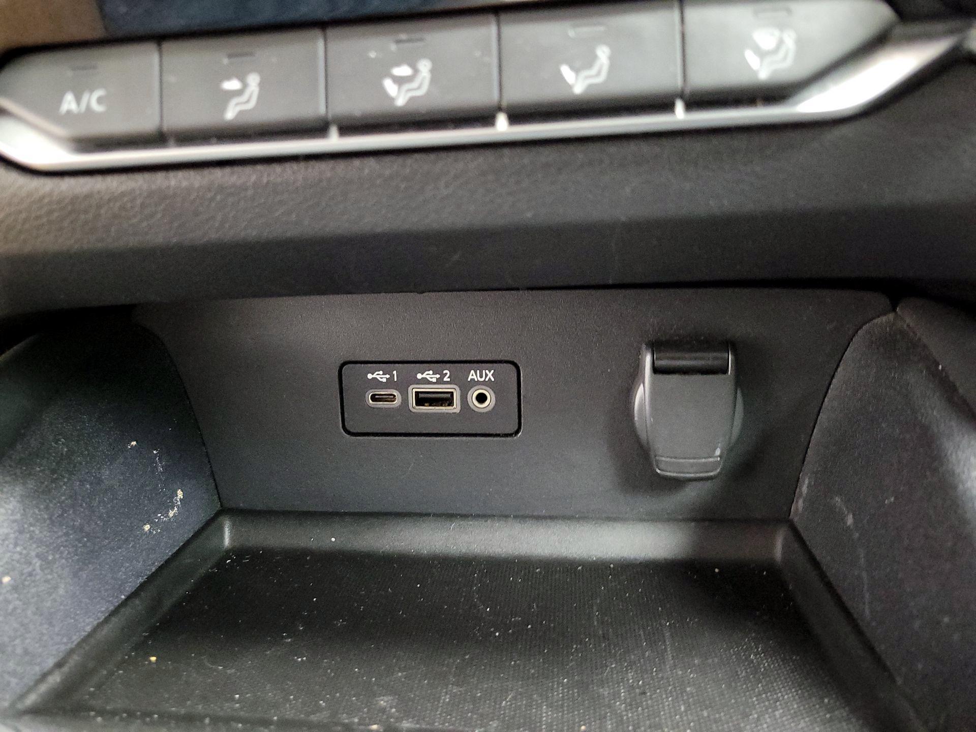 Thumbnail: 2019 Nissan Altima - 19