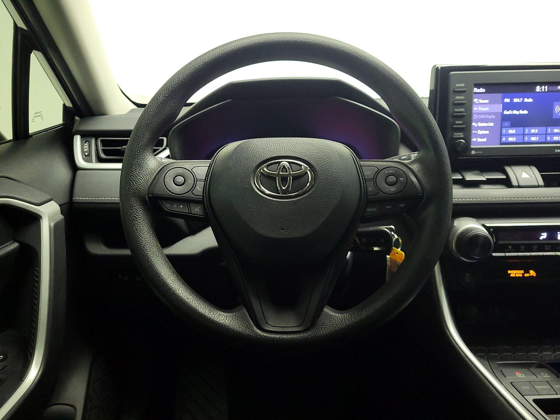 Thumbnail: 2021 Toyota RAV4 - 10