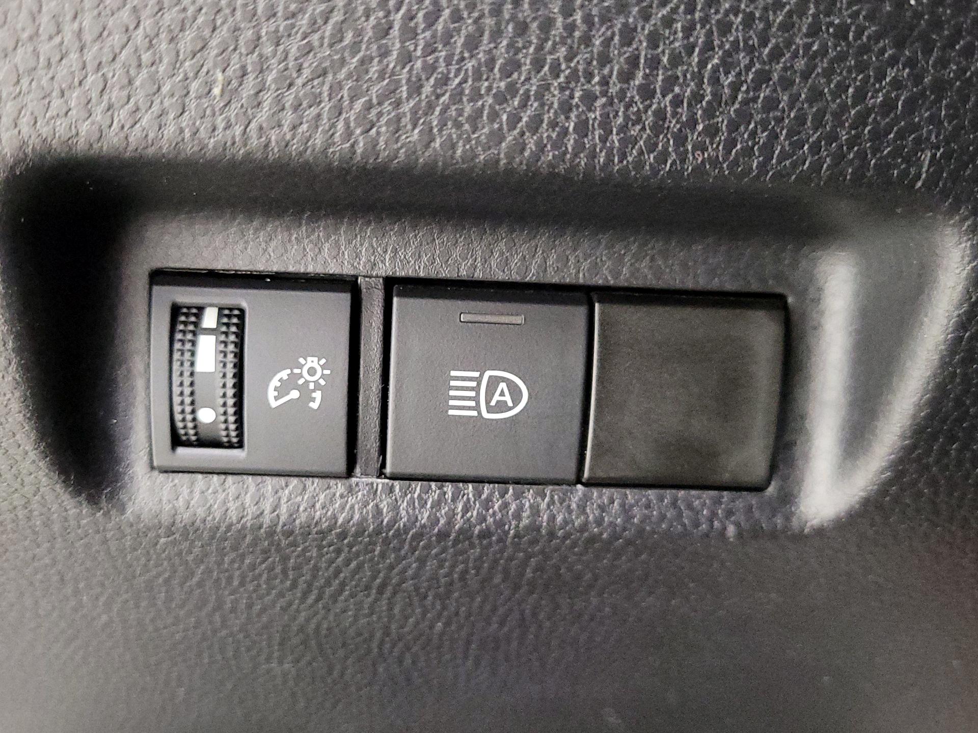 Thumbnail: 2021 Toyota RAV4 - 13