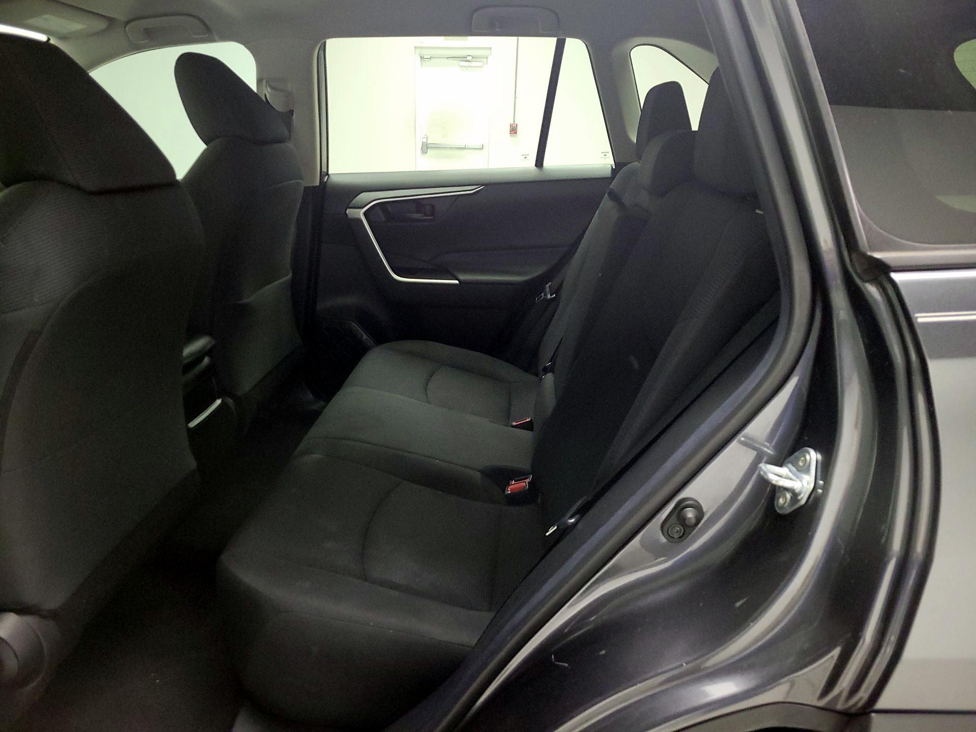 Thumbnail: 2021 Toyota RAV4 - 19