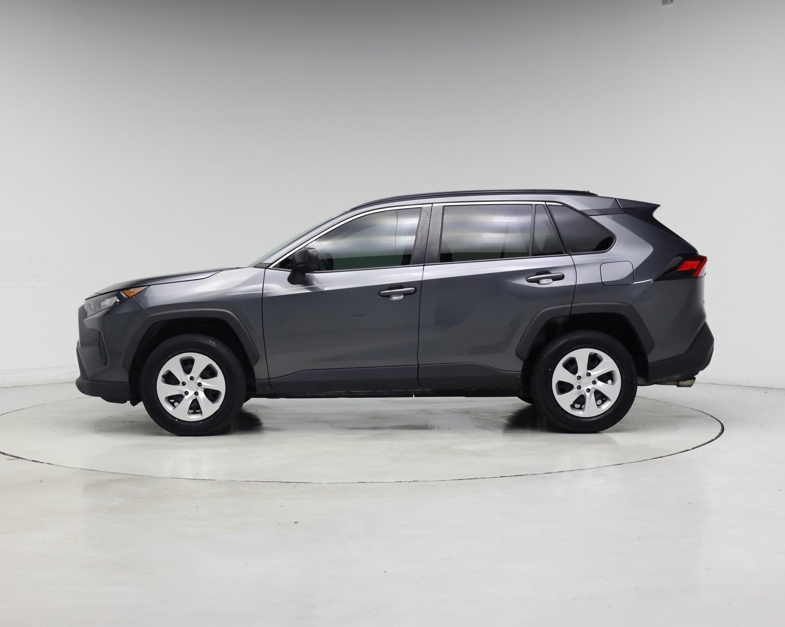 Thumbnail: 2021 Toyota RAV4 - 3