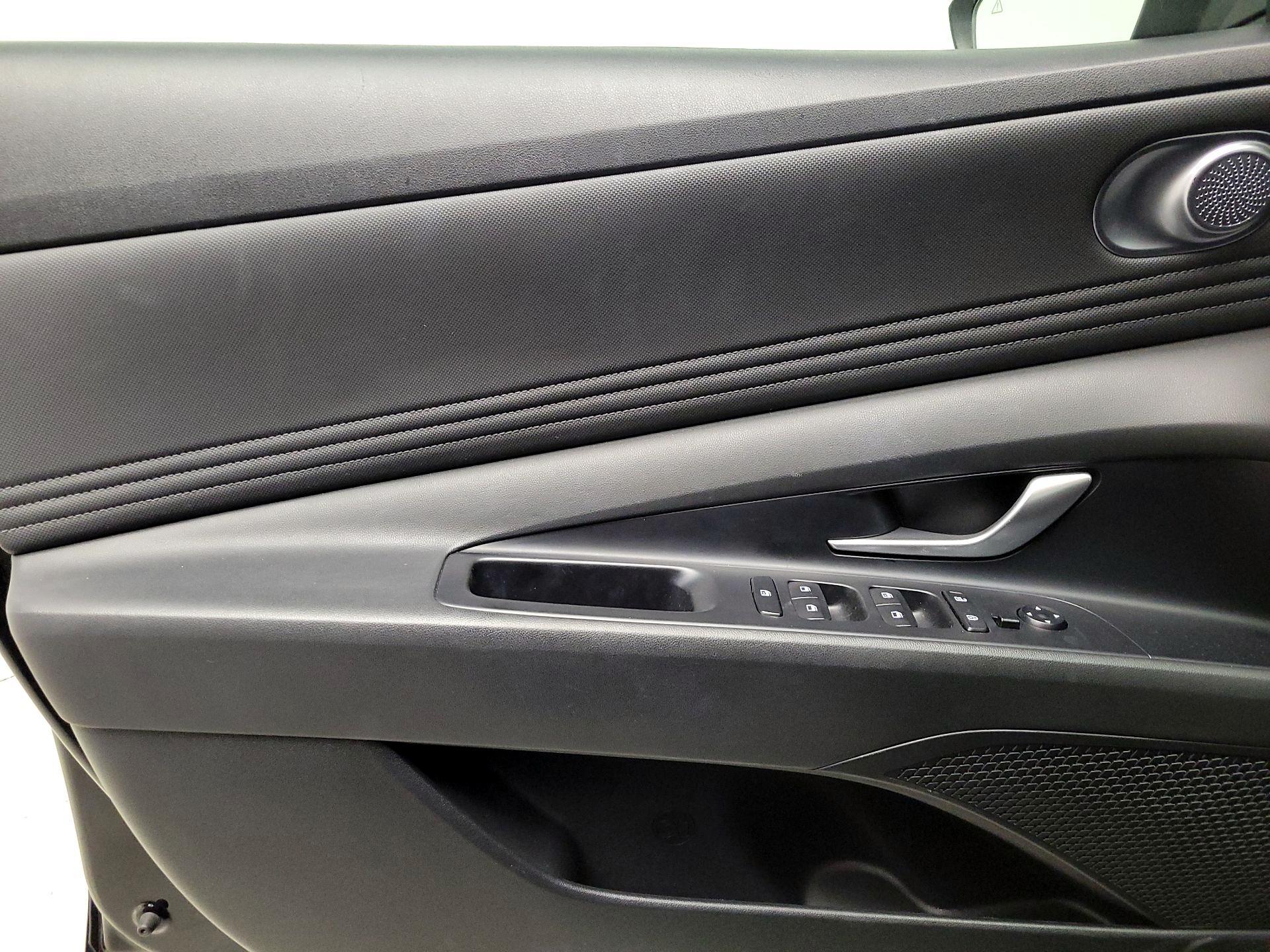 Thumbnail: 2023 Hyundai Elantra - 12