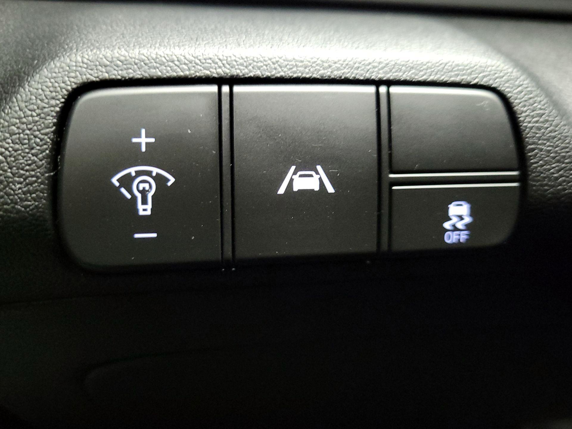 Thumbnail: 2023 Hyundai Elantra - 13