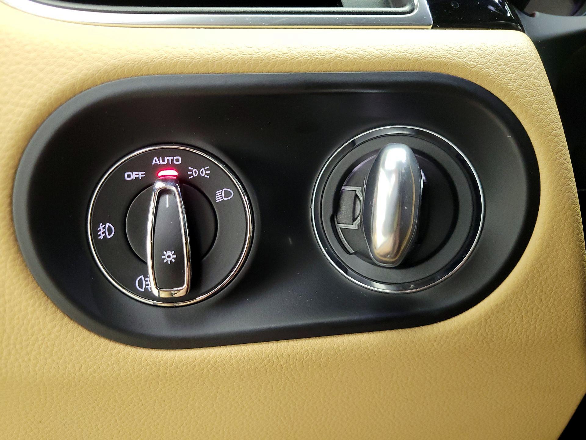 Thumbnail: 2018 Porsche Macan - 13