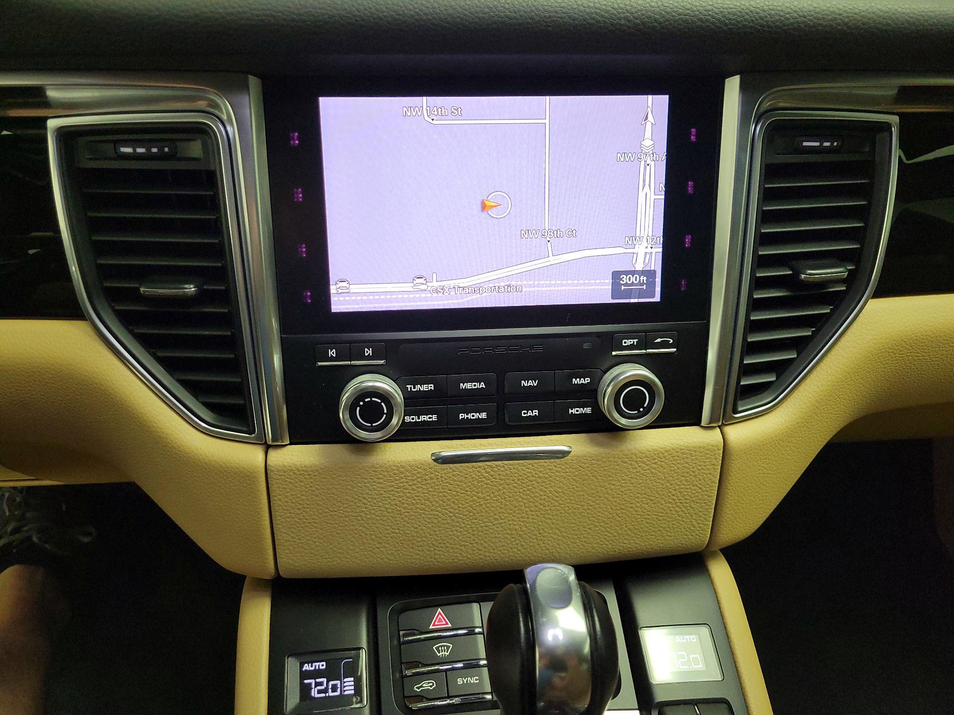 Thumbnail: 2018 Porsche Macan - 14