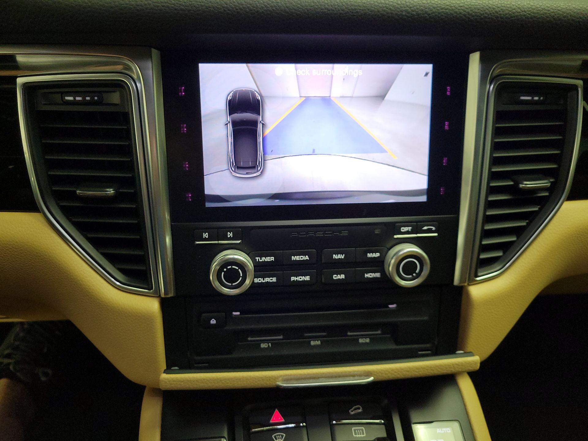 Thumbnail: 2018 Porsche Macan - 15