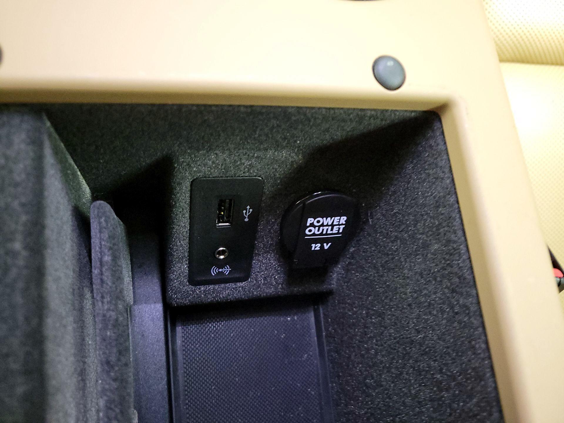 Thumbnail: 2018 Porsche Macan - 19