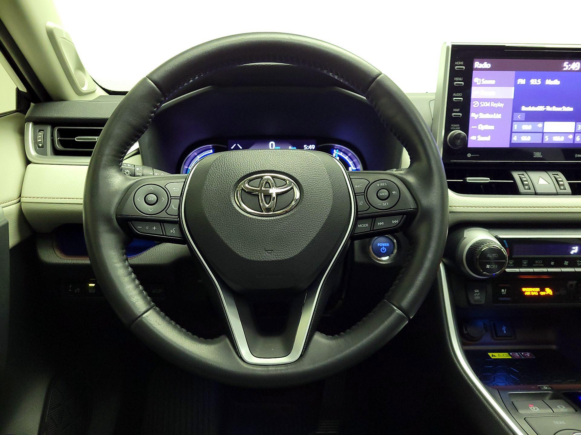 Thumbnail: 2022 Toyota RAV4 - 10