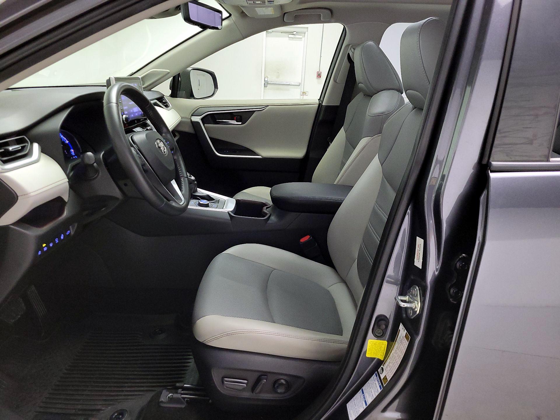 Thumbnail: 2022 Toyota RAV4 - 11