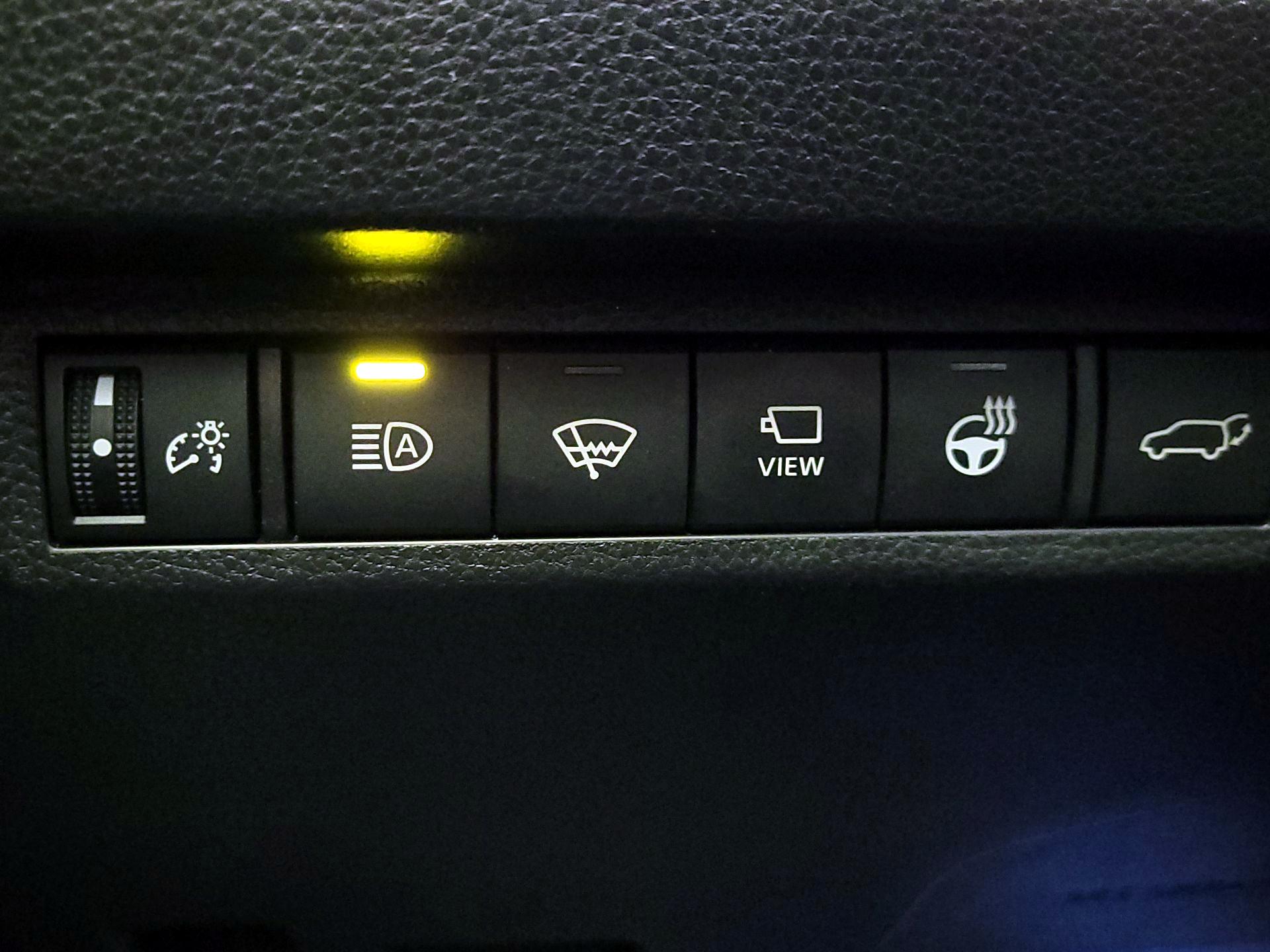 Thumbnail: 2022 Toyota RAV4 - 13