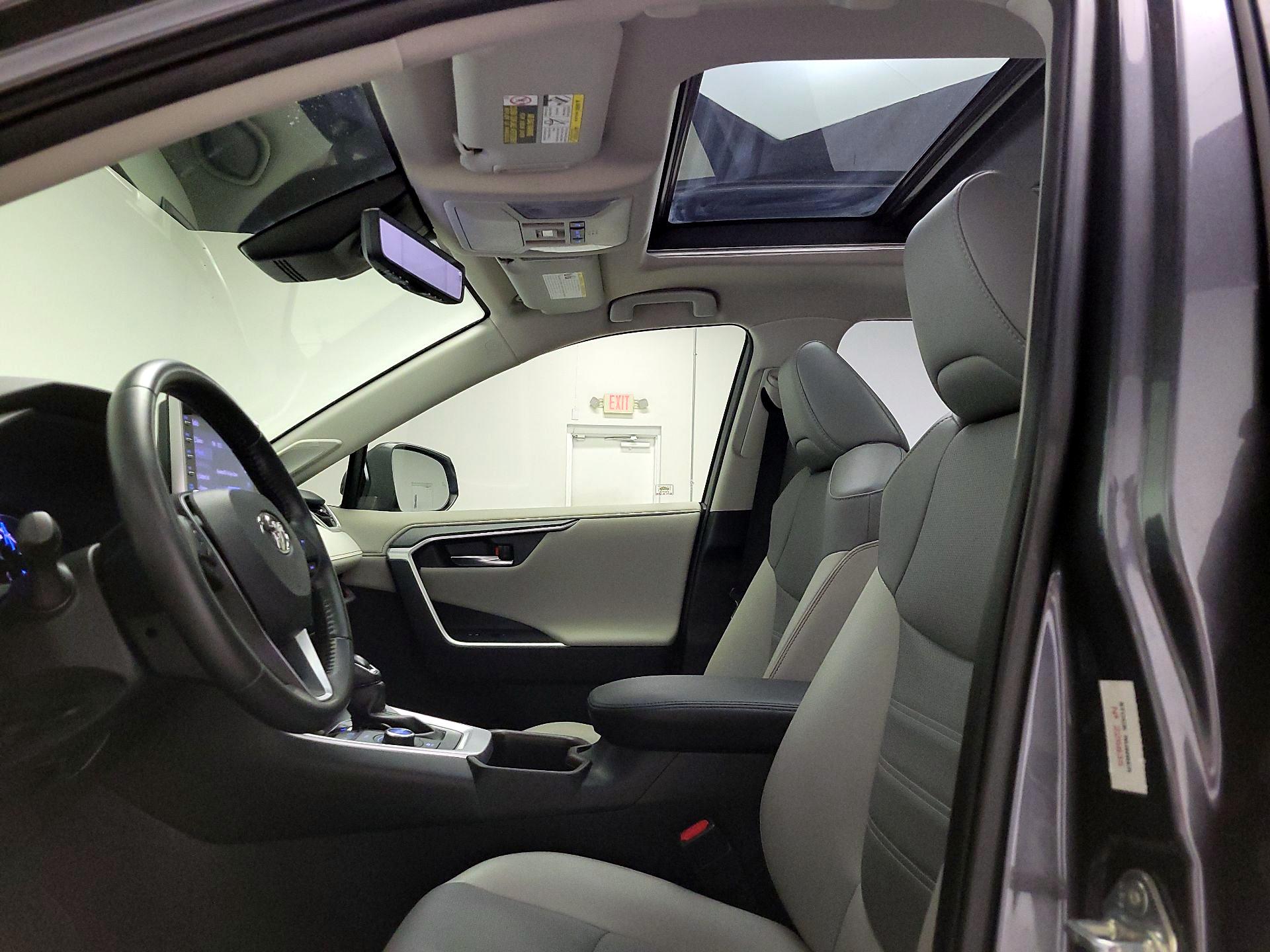 Thumbnail: 2022 Toyota RAV4 - 19