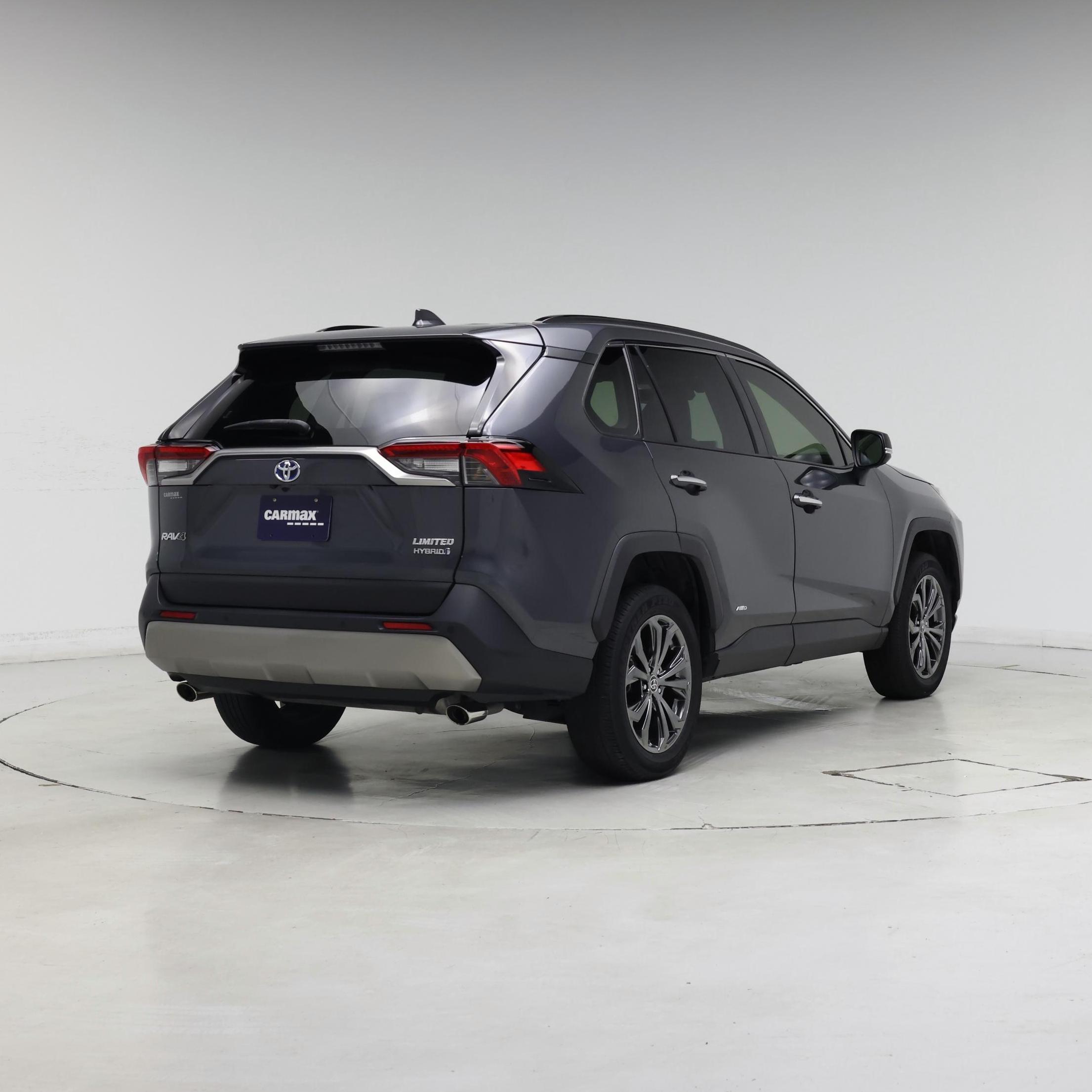 Thumbnail: 2022 Toyota RAV4 - 8