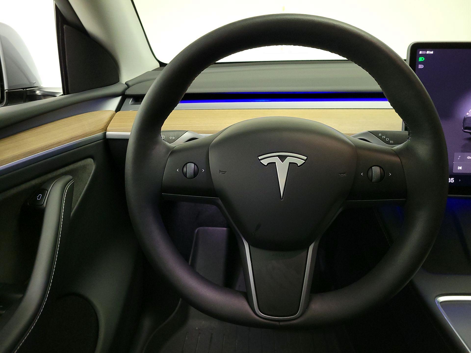 Thumbnail: 2025 Tesla Model Y - 10