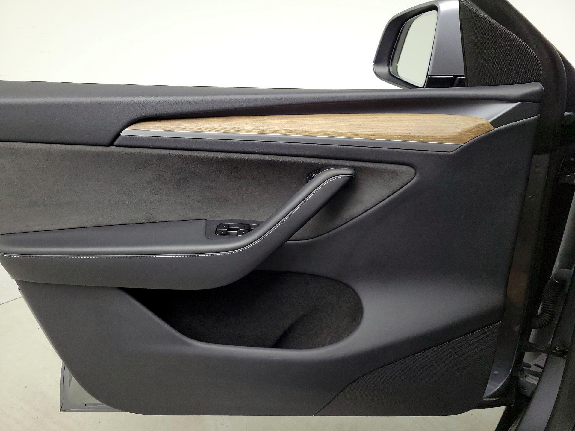 Thumbnail: 2025 Tesla Model Y - 12