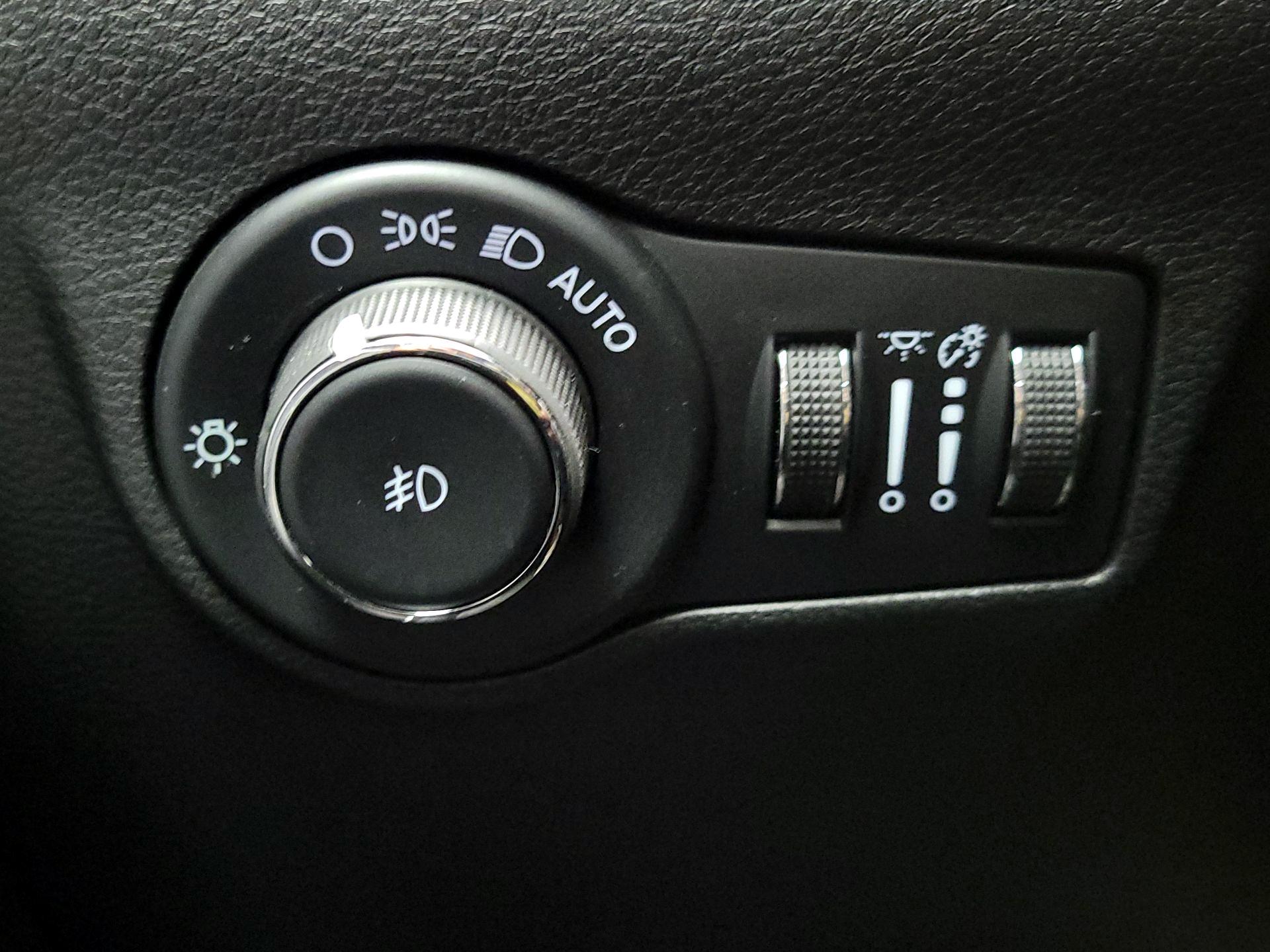 Thumbnail: 2022 Jeep Compass - 13