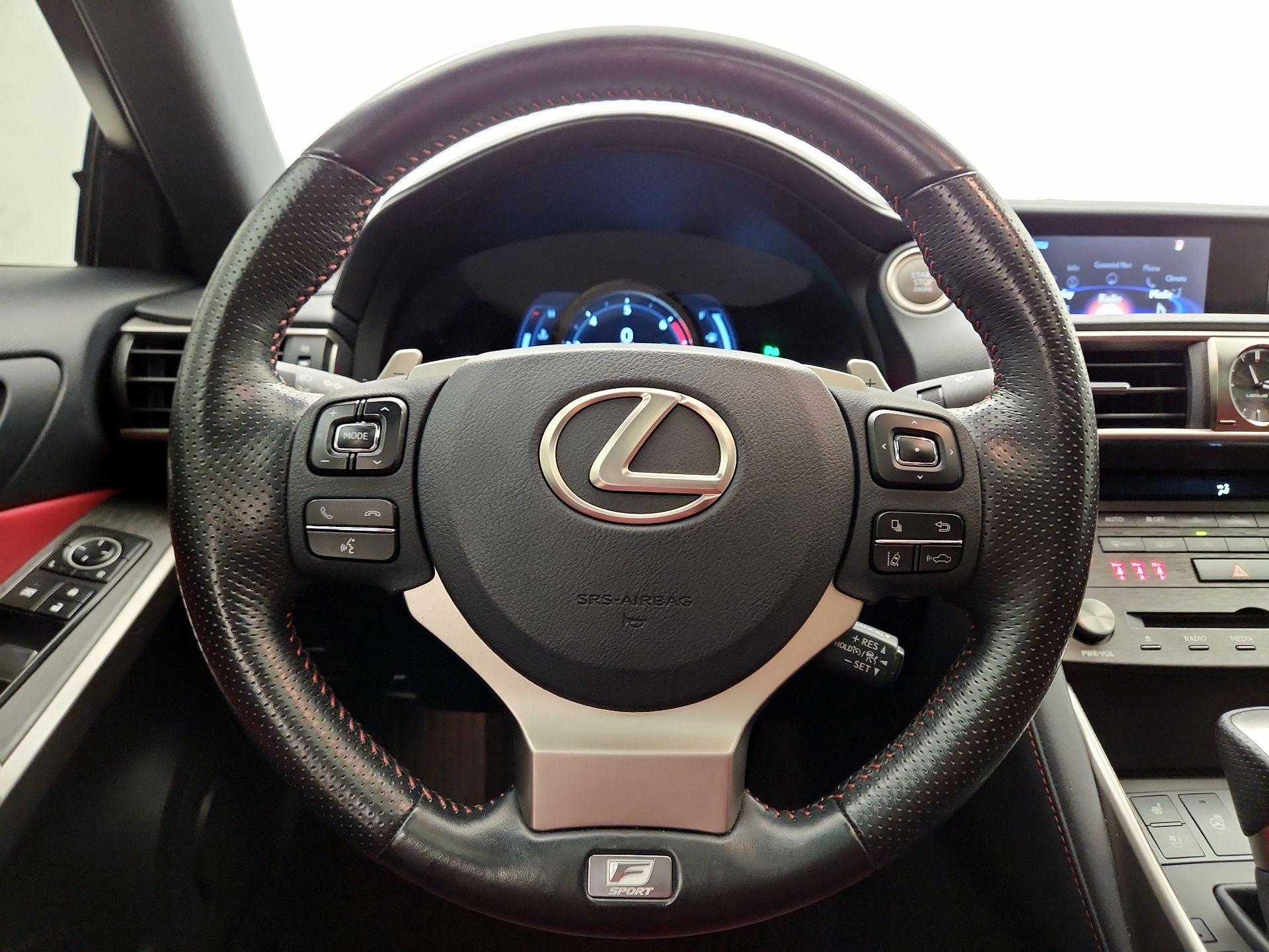 Thumbnail: 2020 Lexus IS - 10