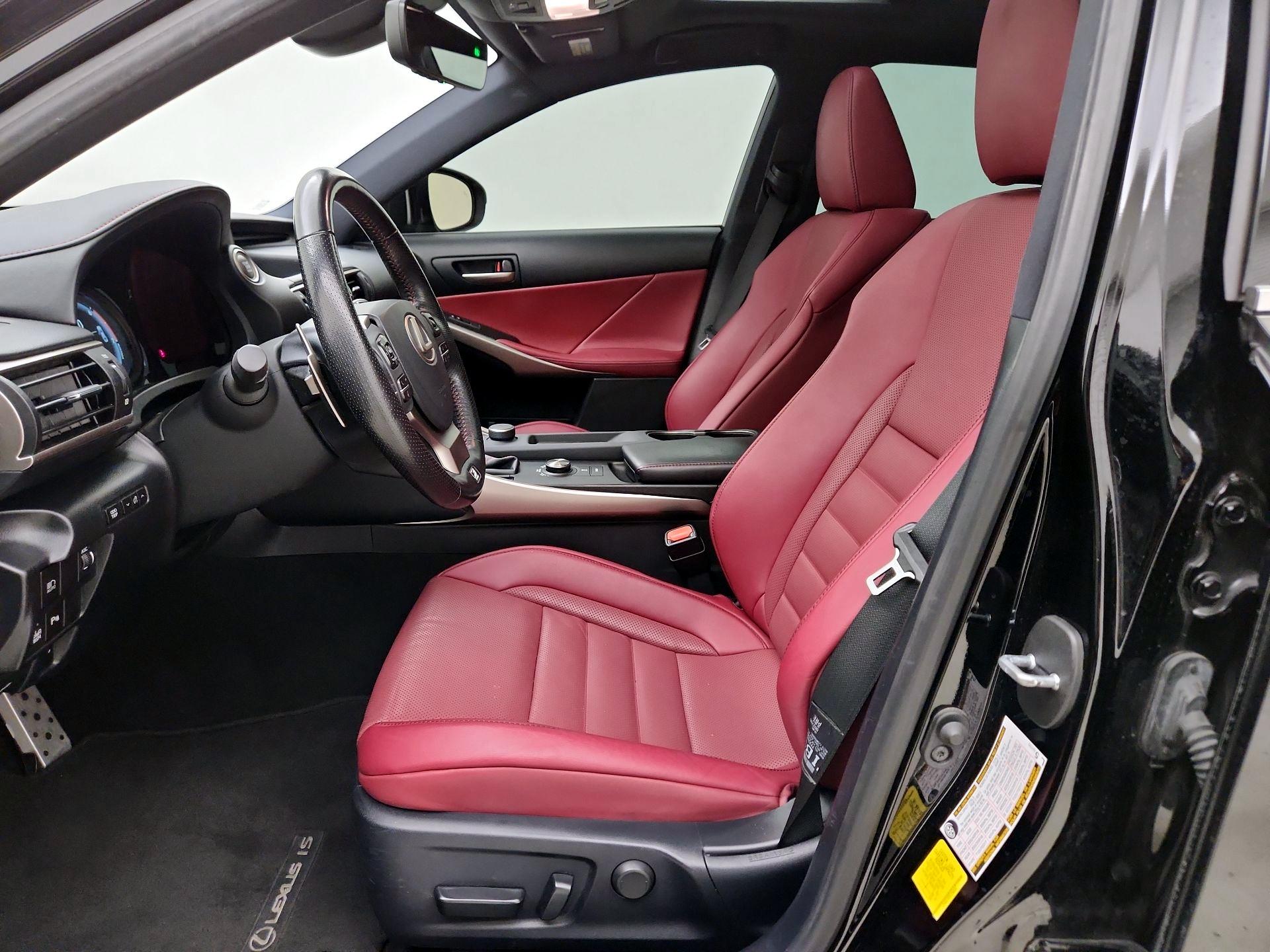 Thumbnail: 2020 Lexus IS - 11