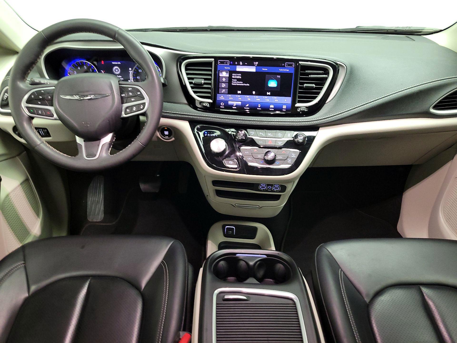 Thumbnail: 2023 Chrysler Pacifica - 9