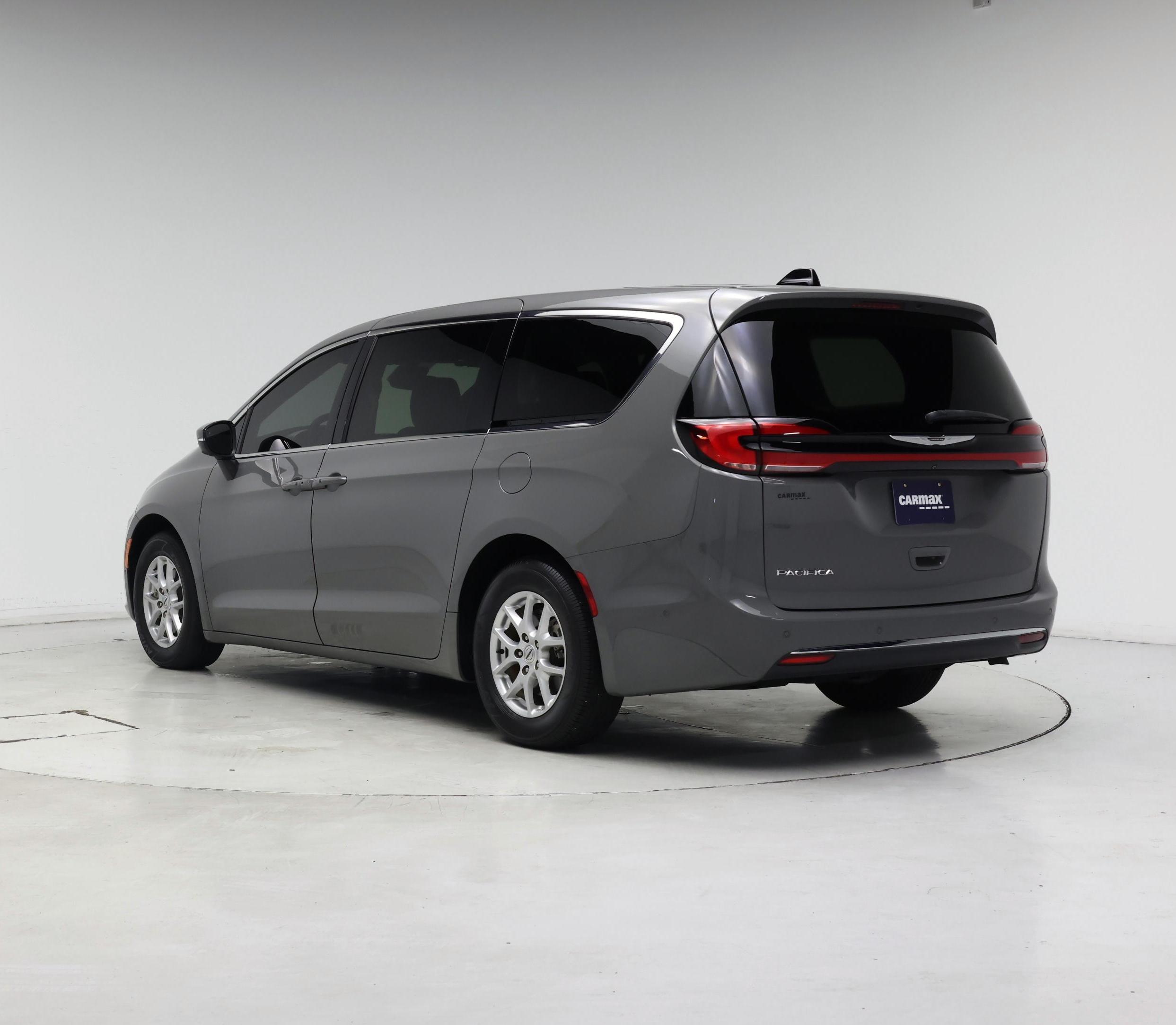 Thumbnail: 2023 Chrysler Pacifica - 2