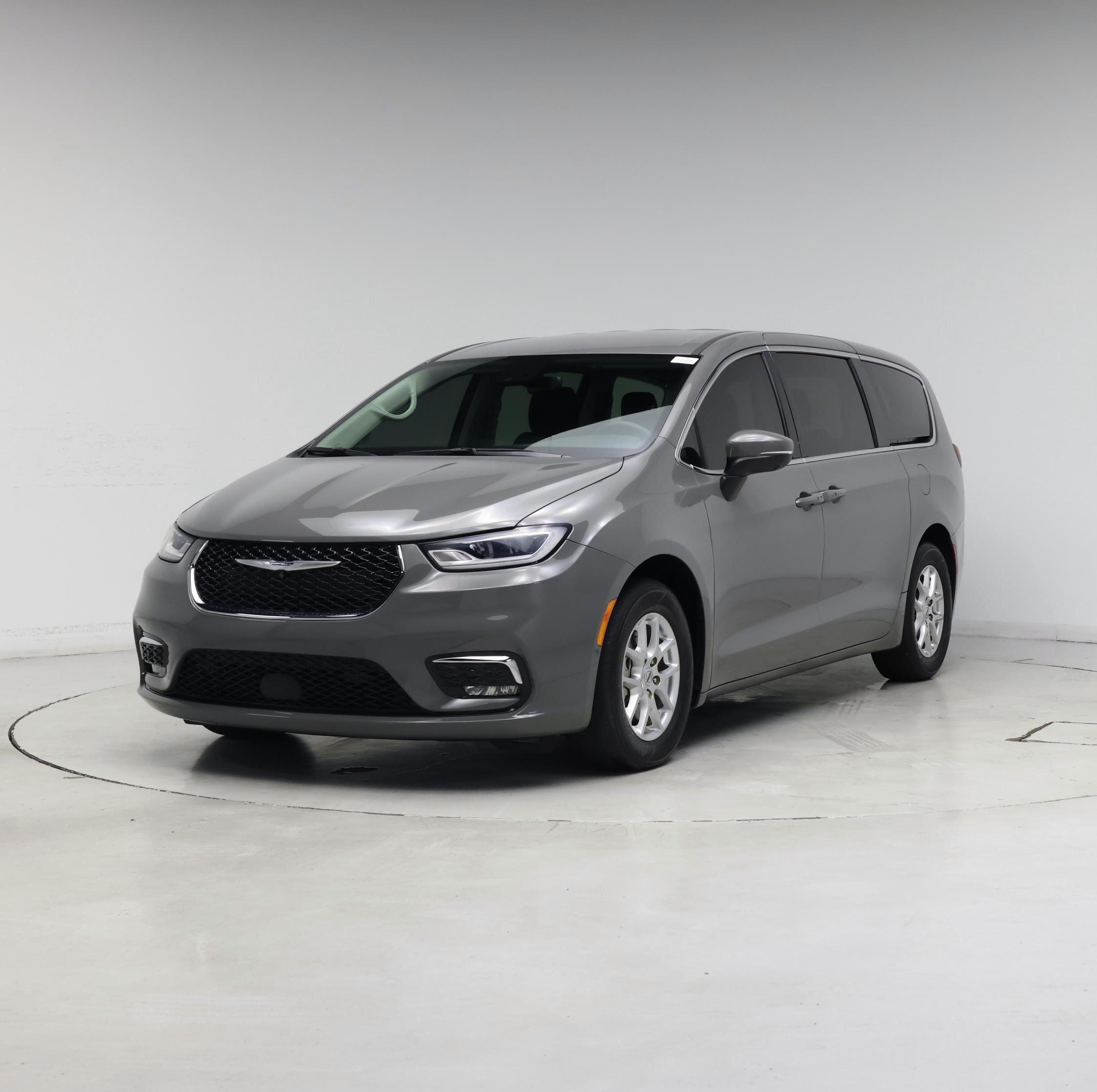 Thumbnail: 2023 Chrysler Pacifica - 4