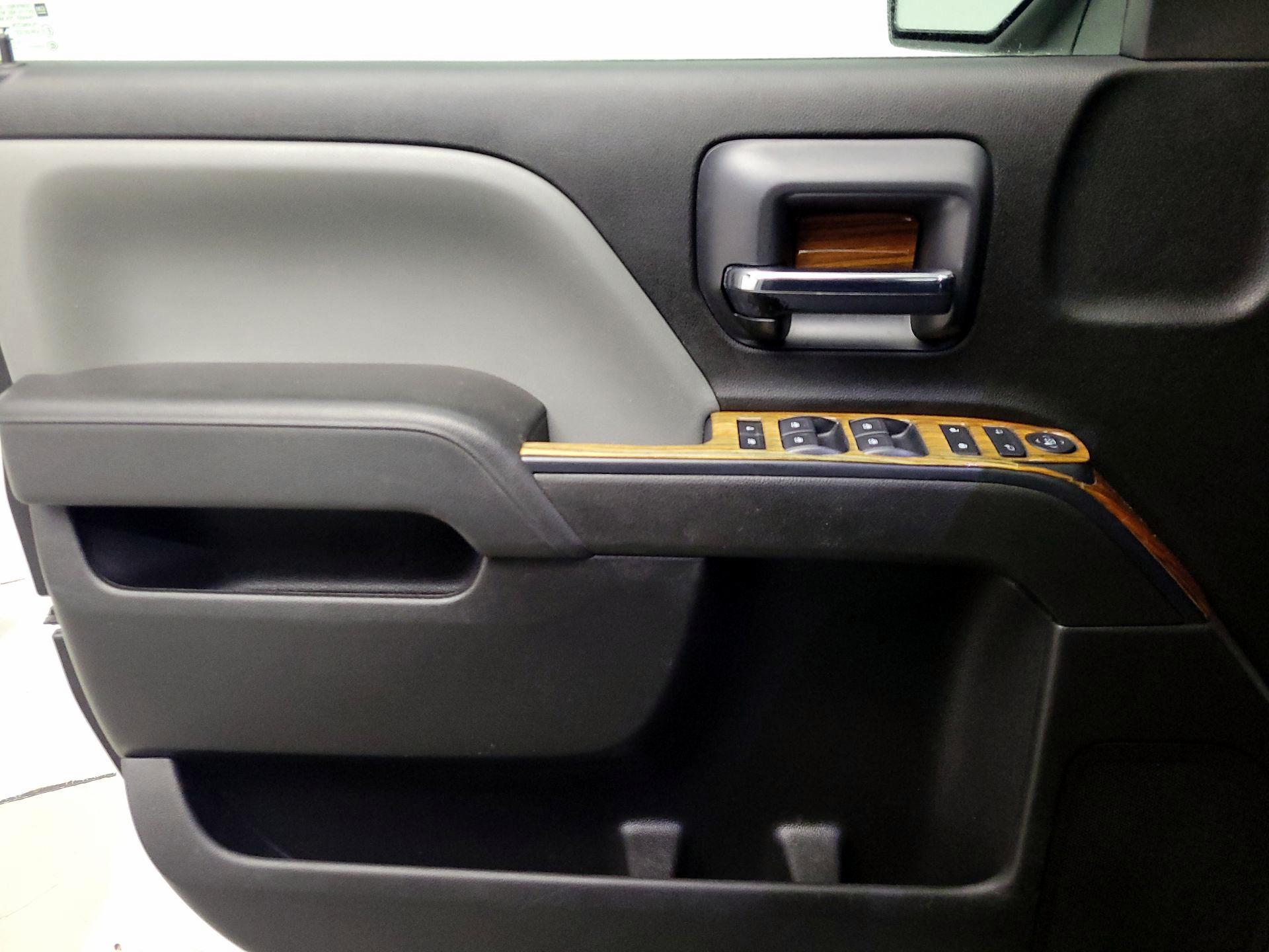 Thumbnail: 2019 Chevrolet Silverado 1500 - 12