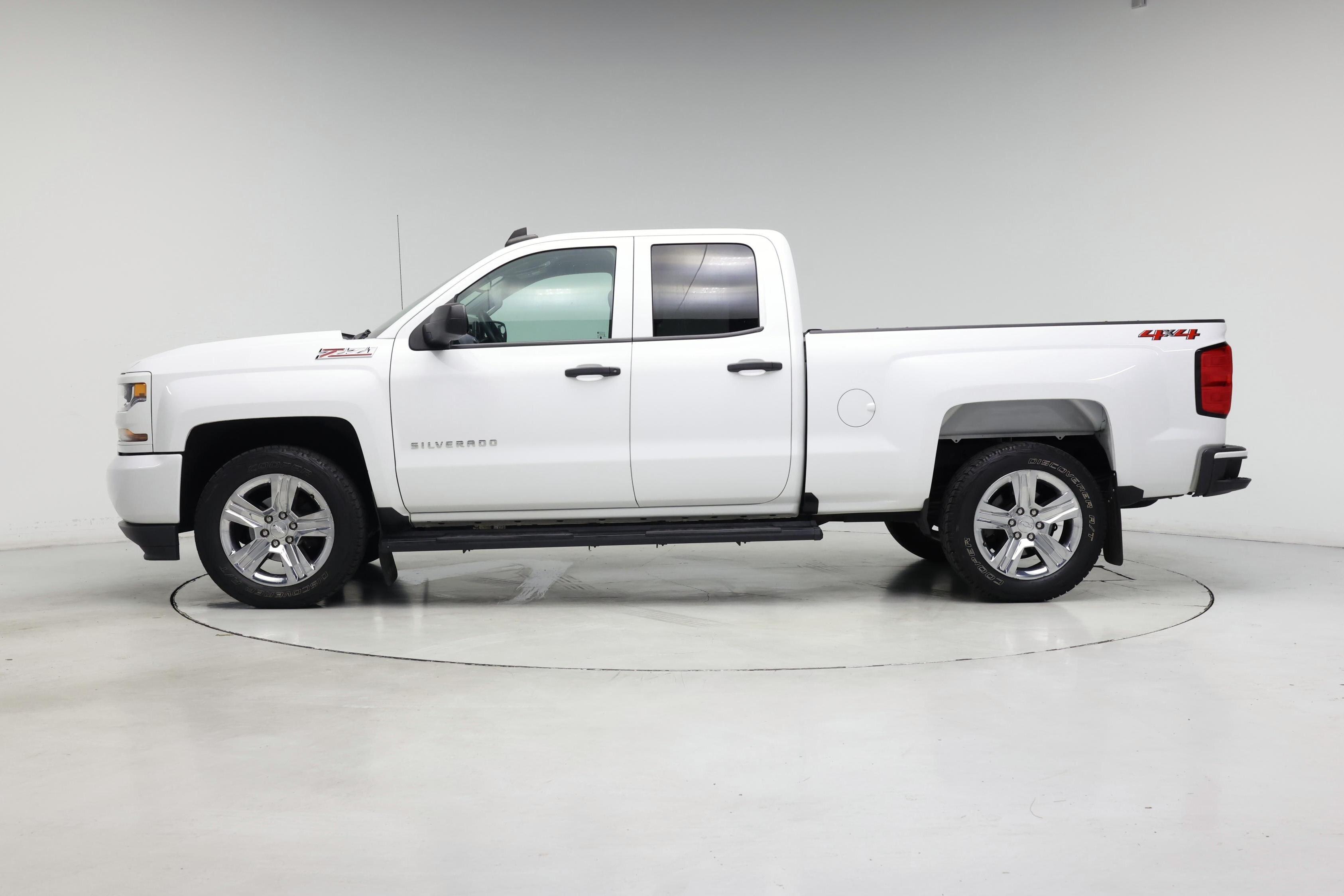 Thumbnail: 2019 Chevrolet Silverado 1500 - 3