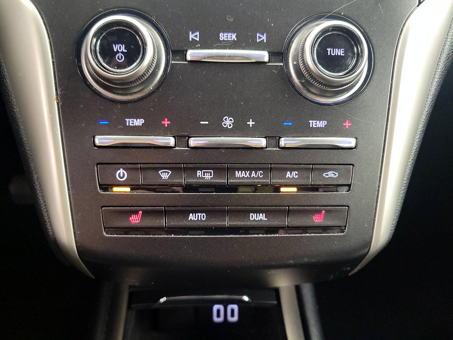 Thumbnail: 2019 Lincoln MKC - 16