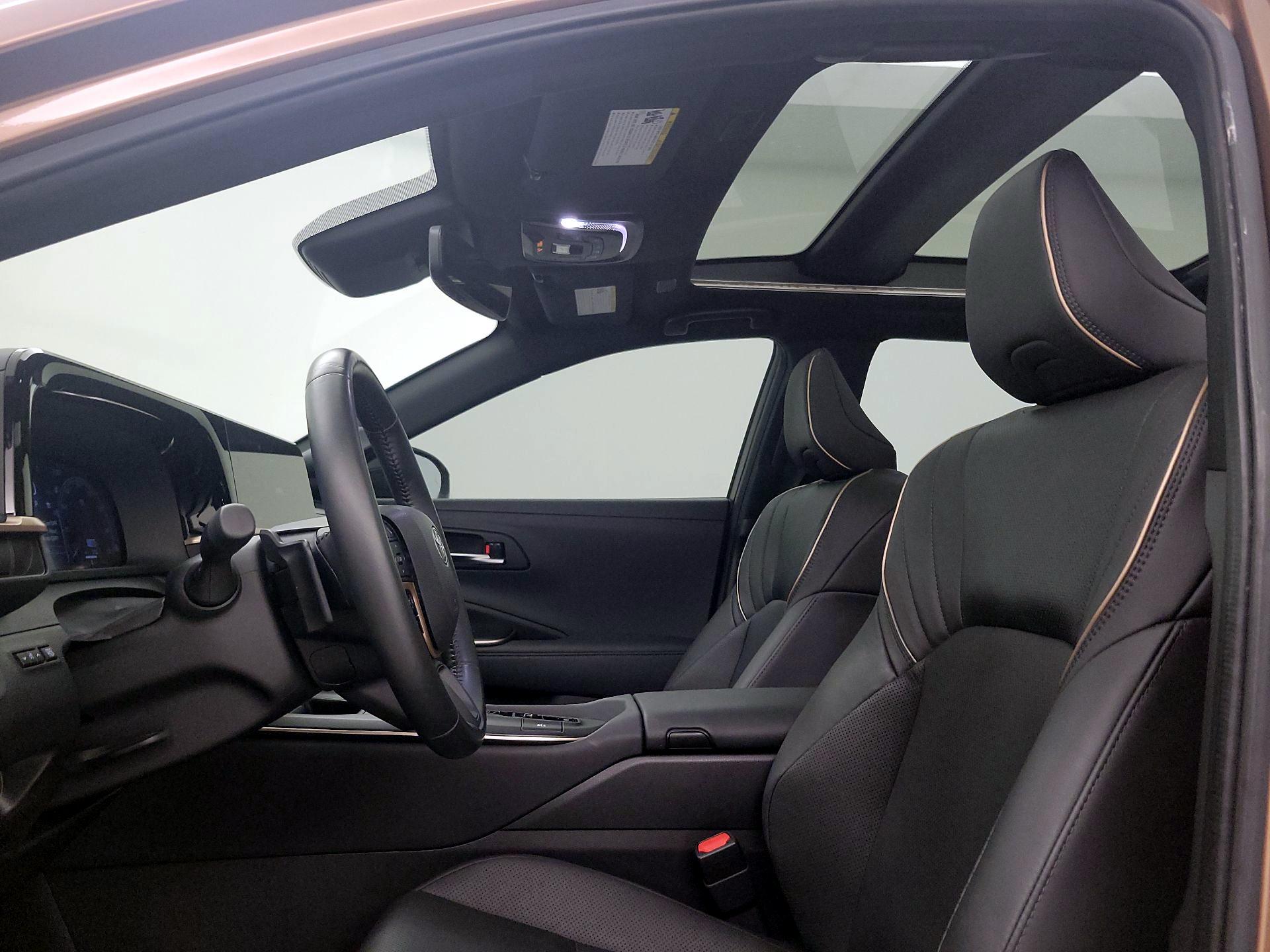 Thumbnail: 2023 Toyota Crown - 18