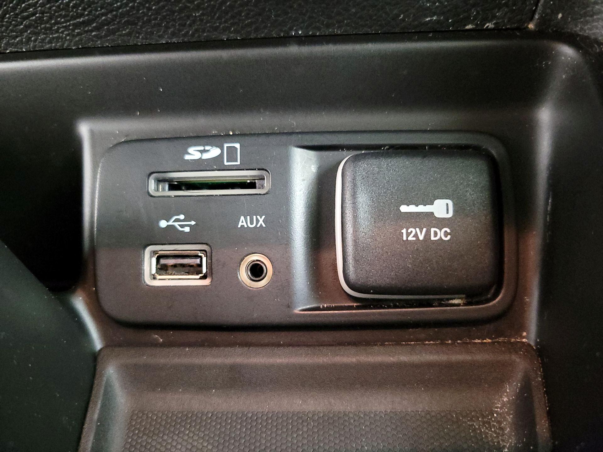 Thumbnail: 2018 Jeep Cherokee - 18